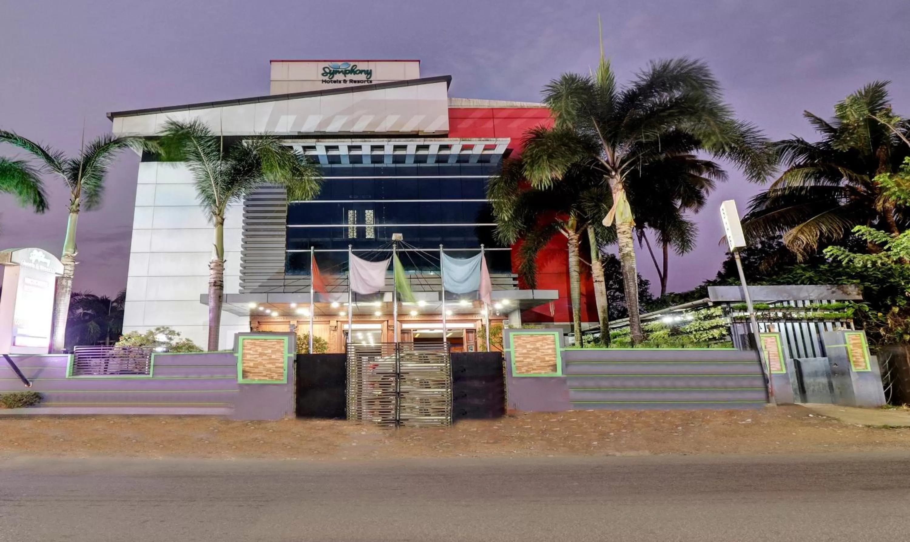 Facade/entrance in Treebo Symphony Hotels And Resorts Angamally