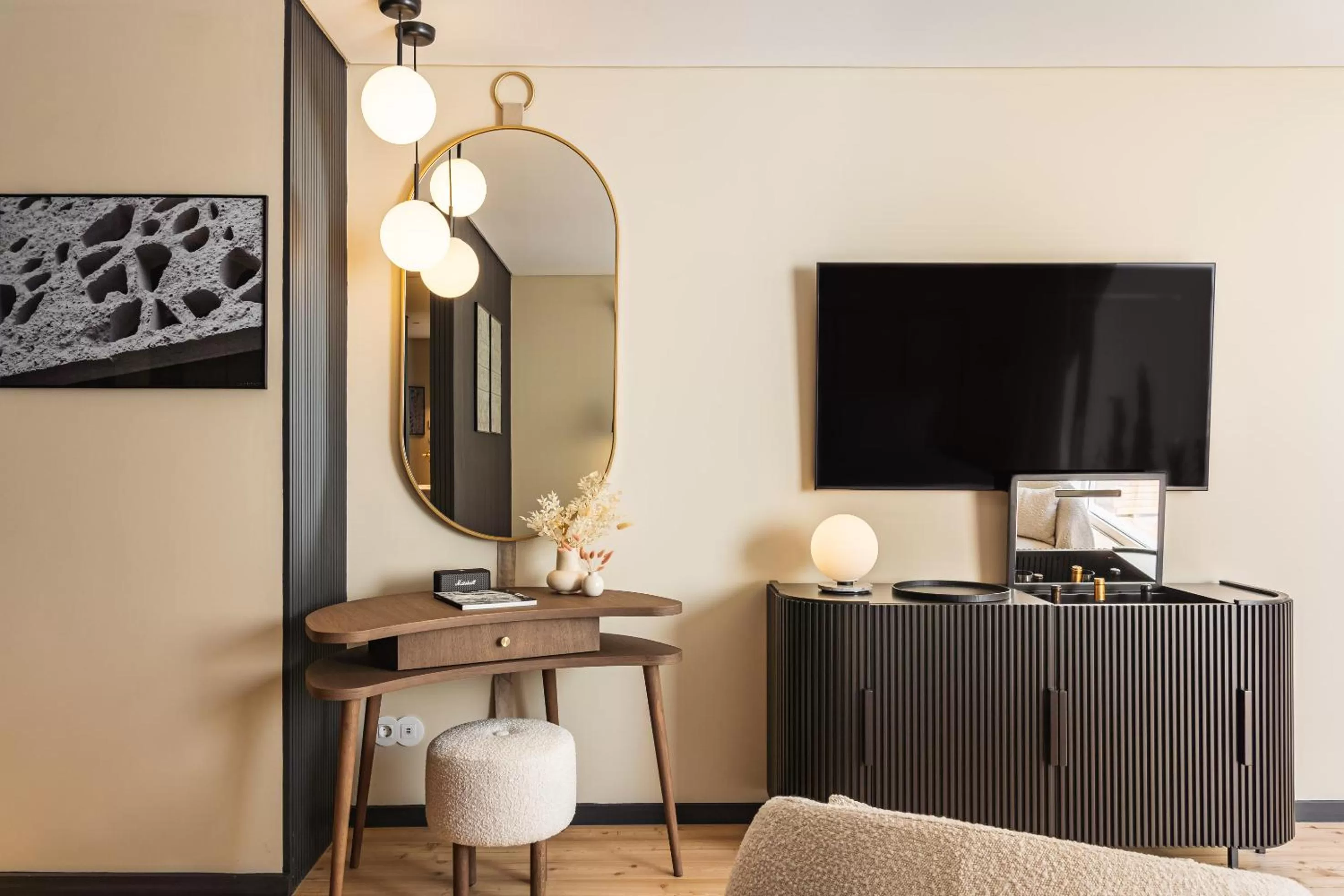 TV and multimedia in Artsy Cascais