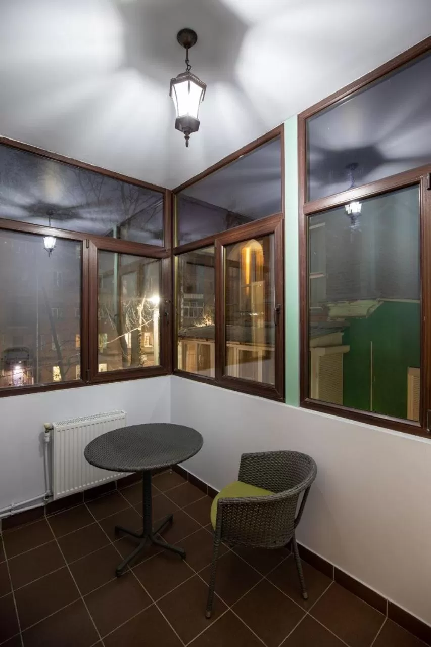 Bathroom in Four Rooms City