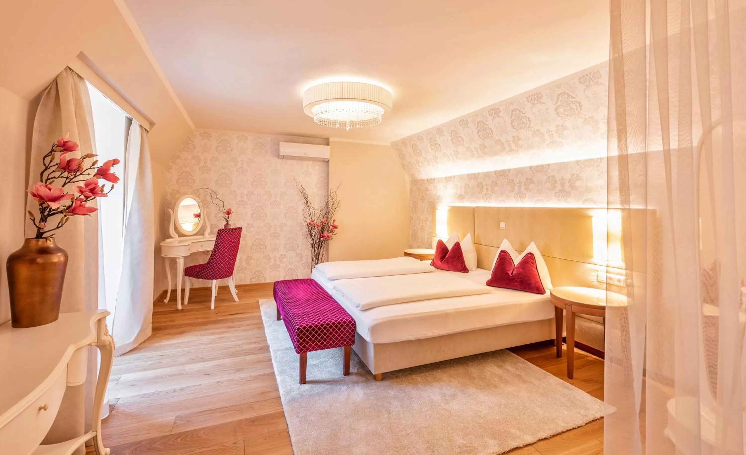 Bedroom, Bed in Hotel Mader