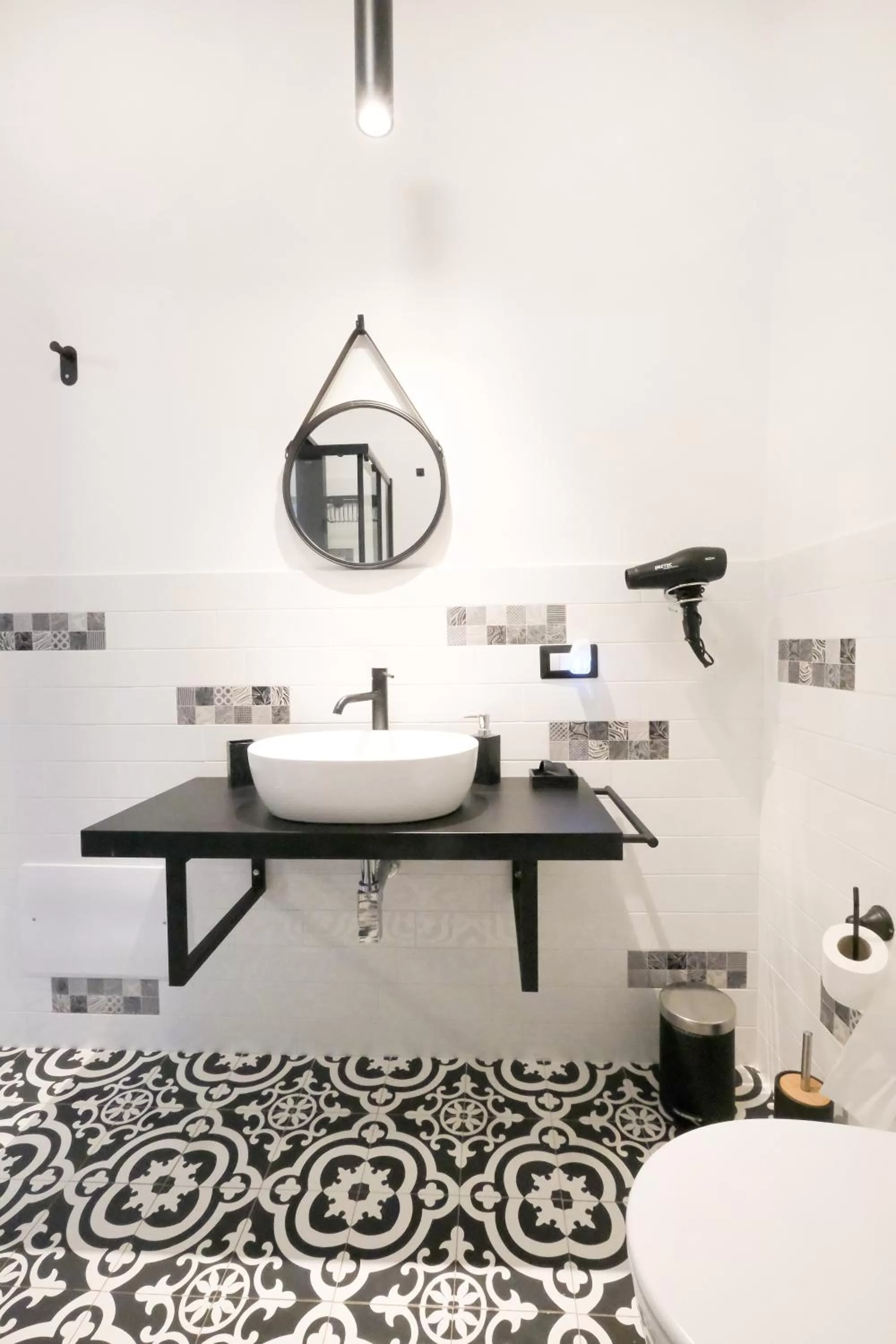 Bathroom in LH51 Rooms