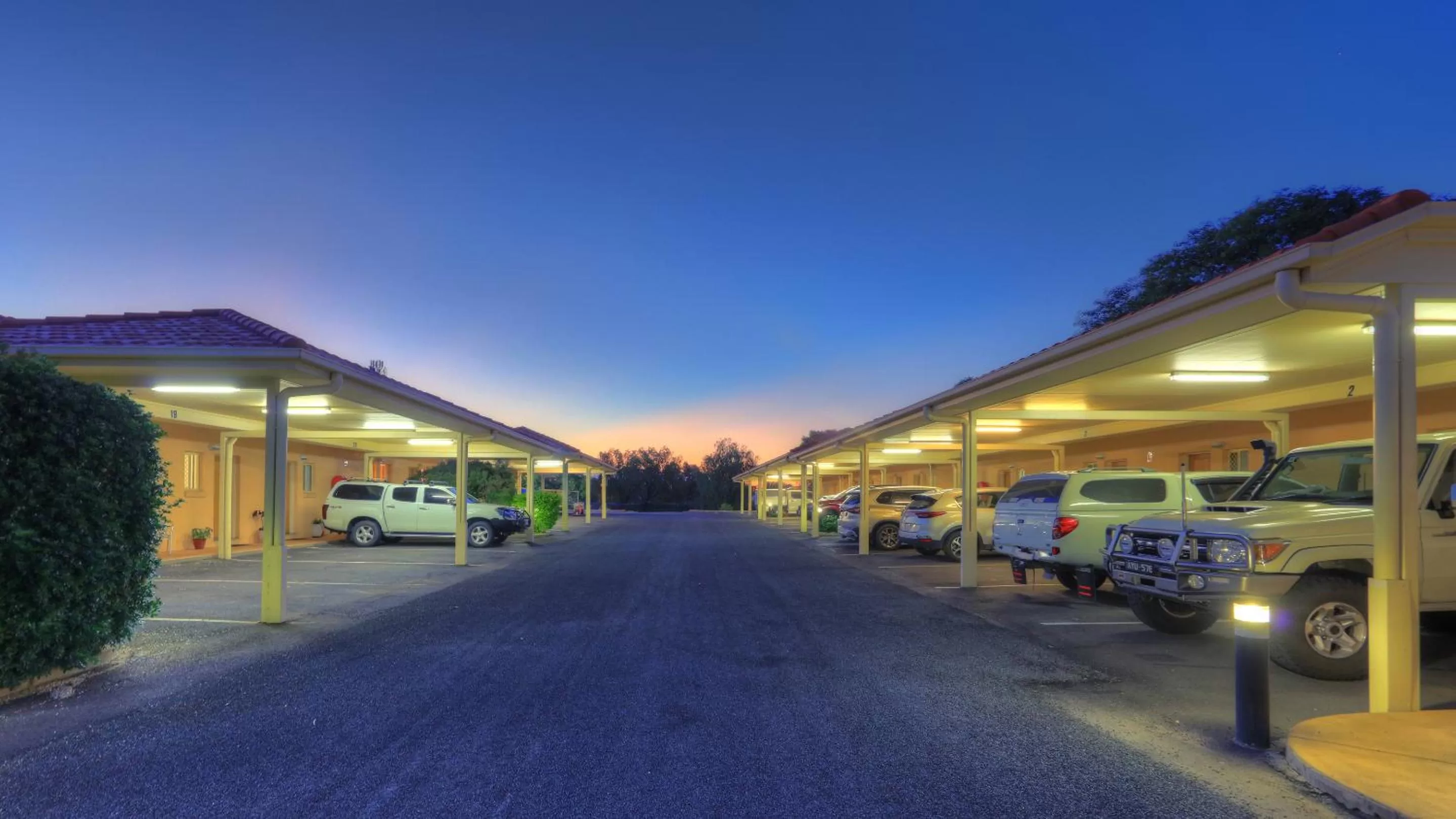 Country Roads Motor Inn