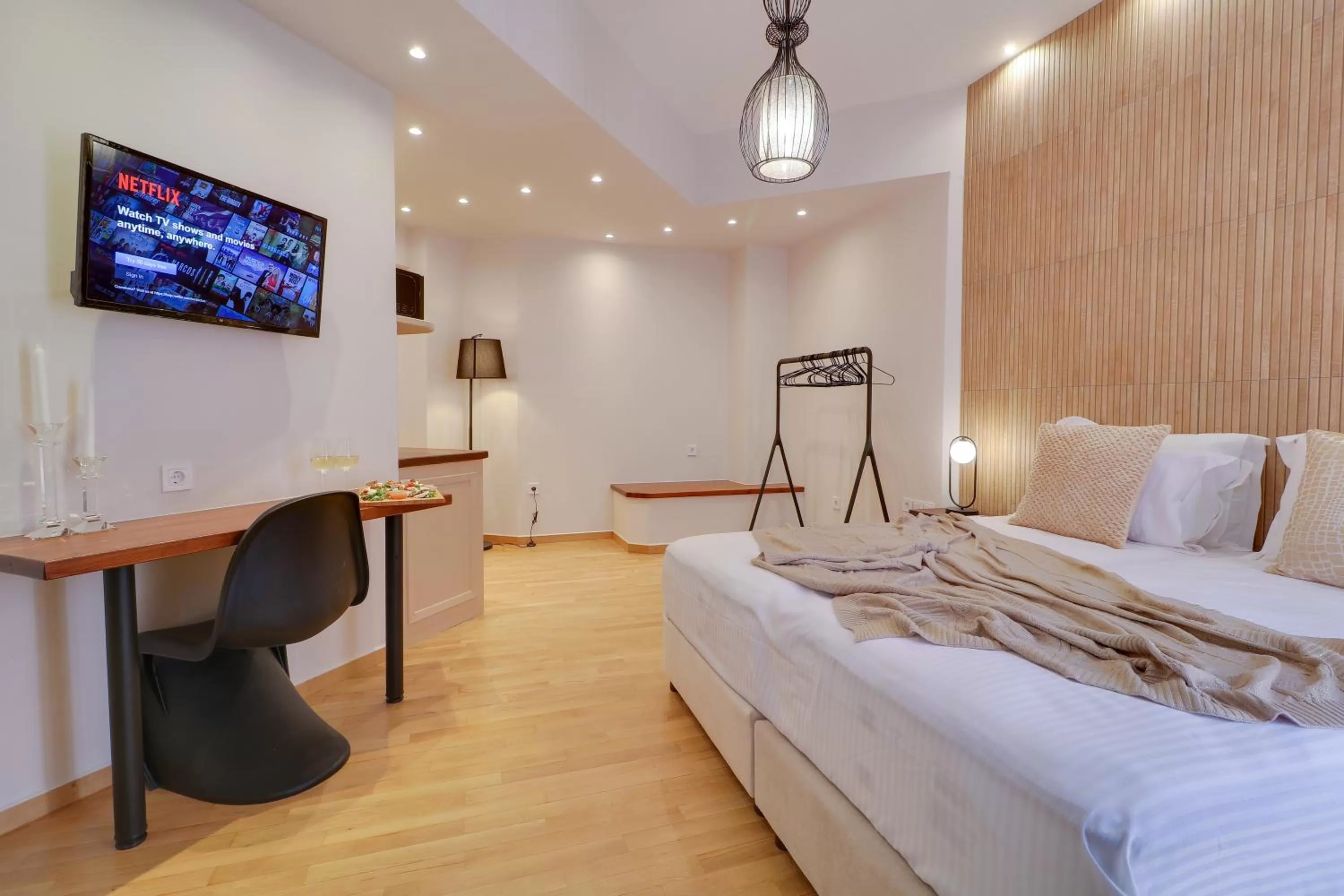 Photo of the whole room, Bed in AthINN Residence