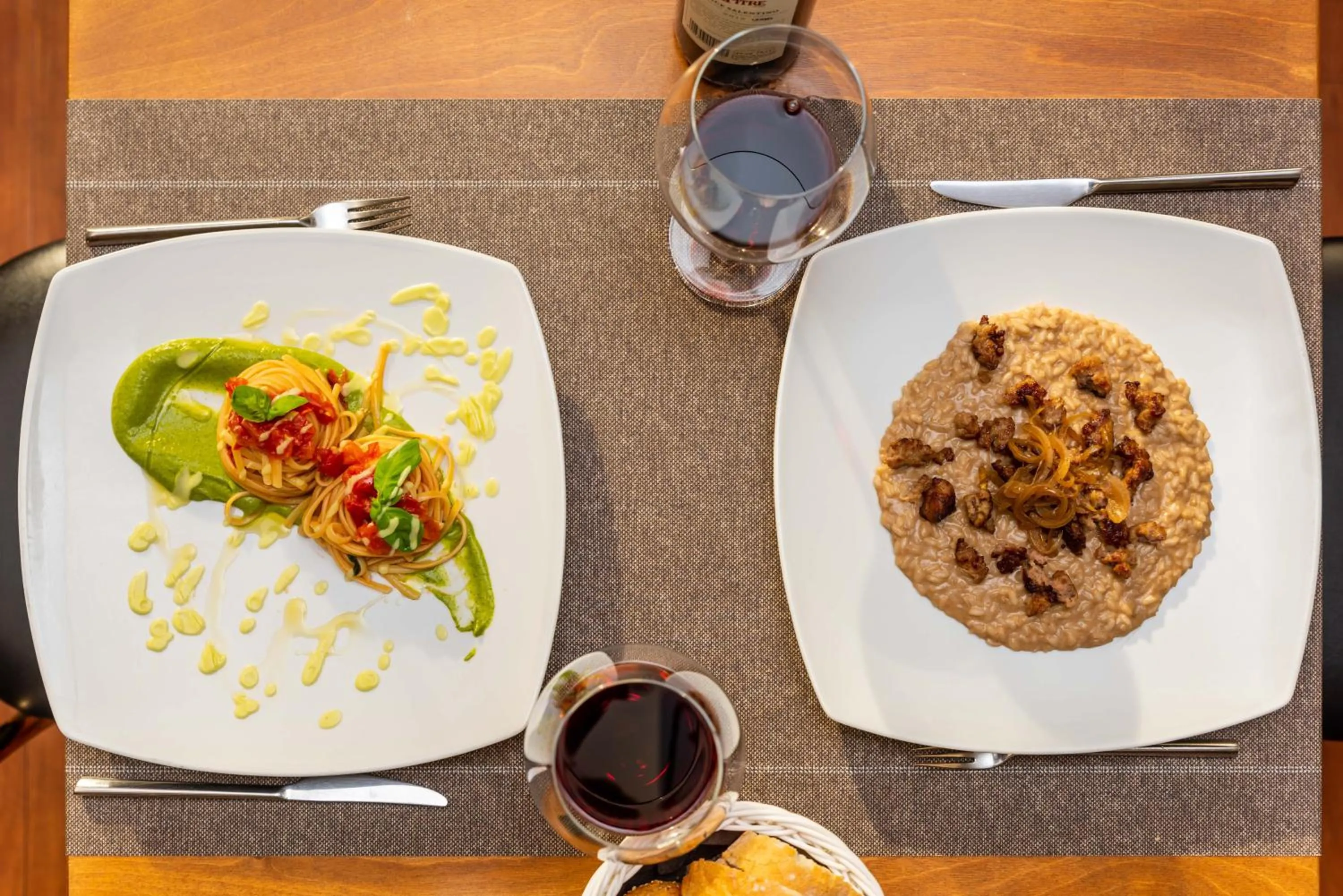 Food and drinks in Hotel Mirage Sure Hotel Collection by Best Western