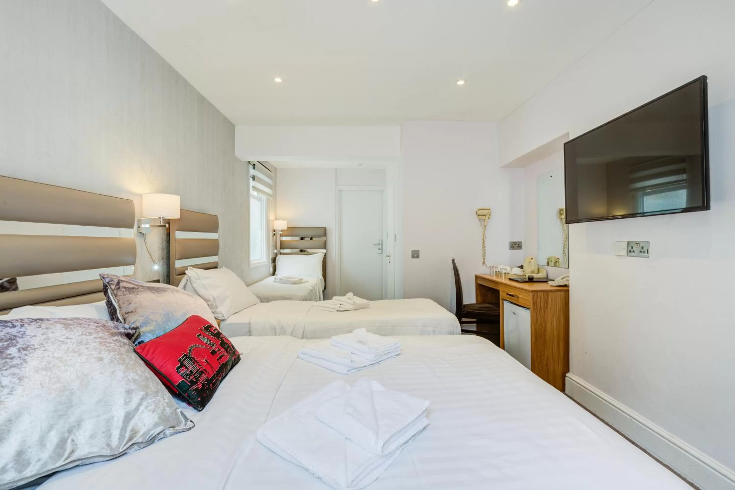 Bed in Admiral Hotel at Park Avenue