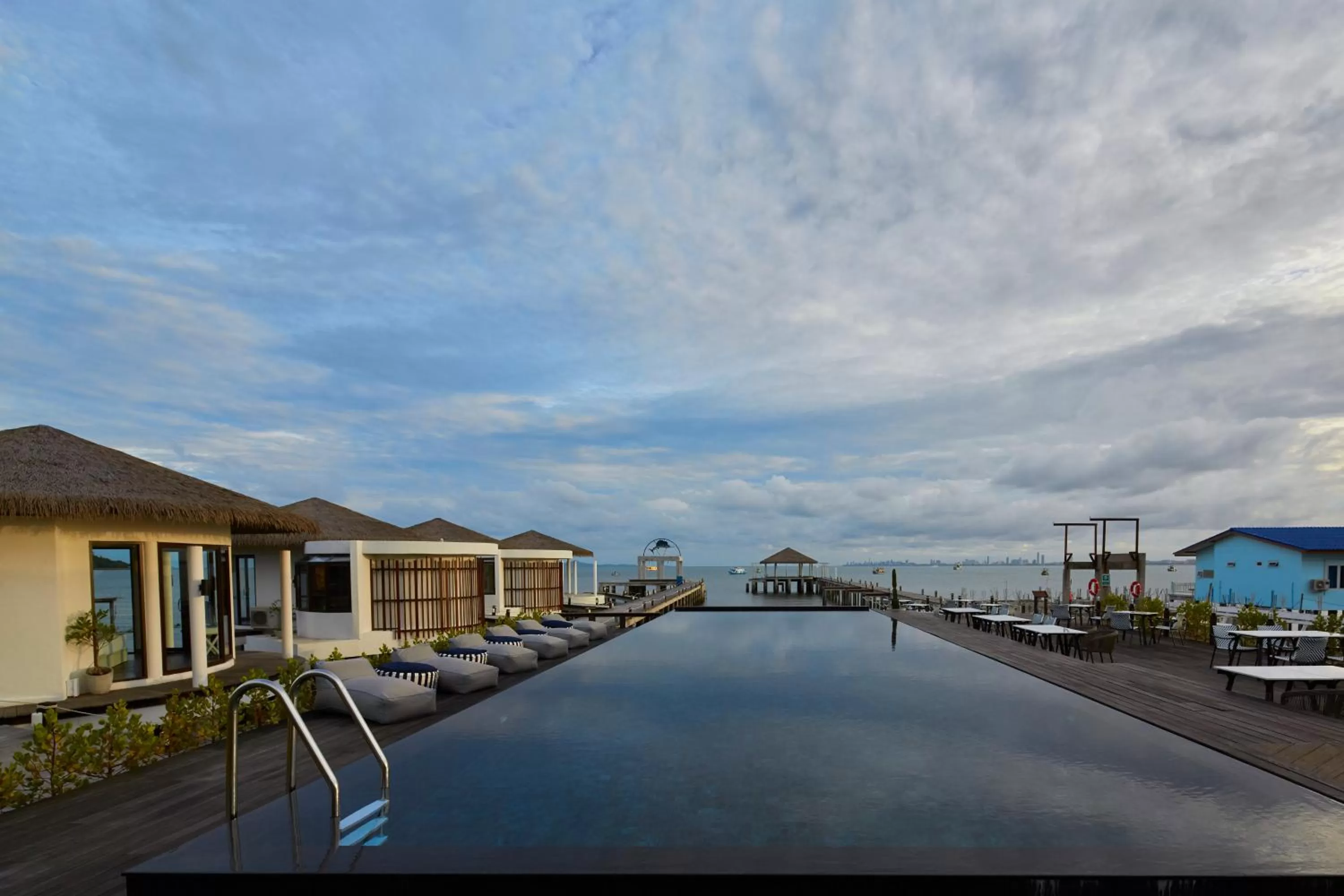 Swimming pool in Kept Bangsaray Hotel Pattaya