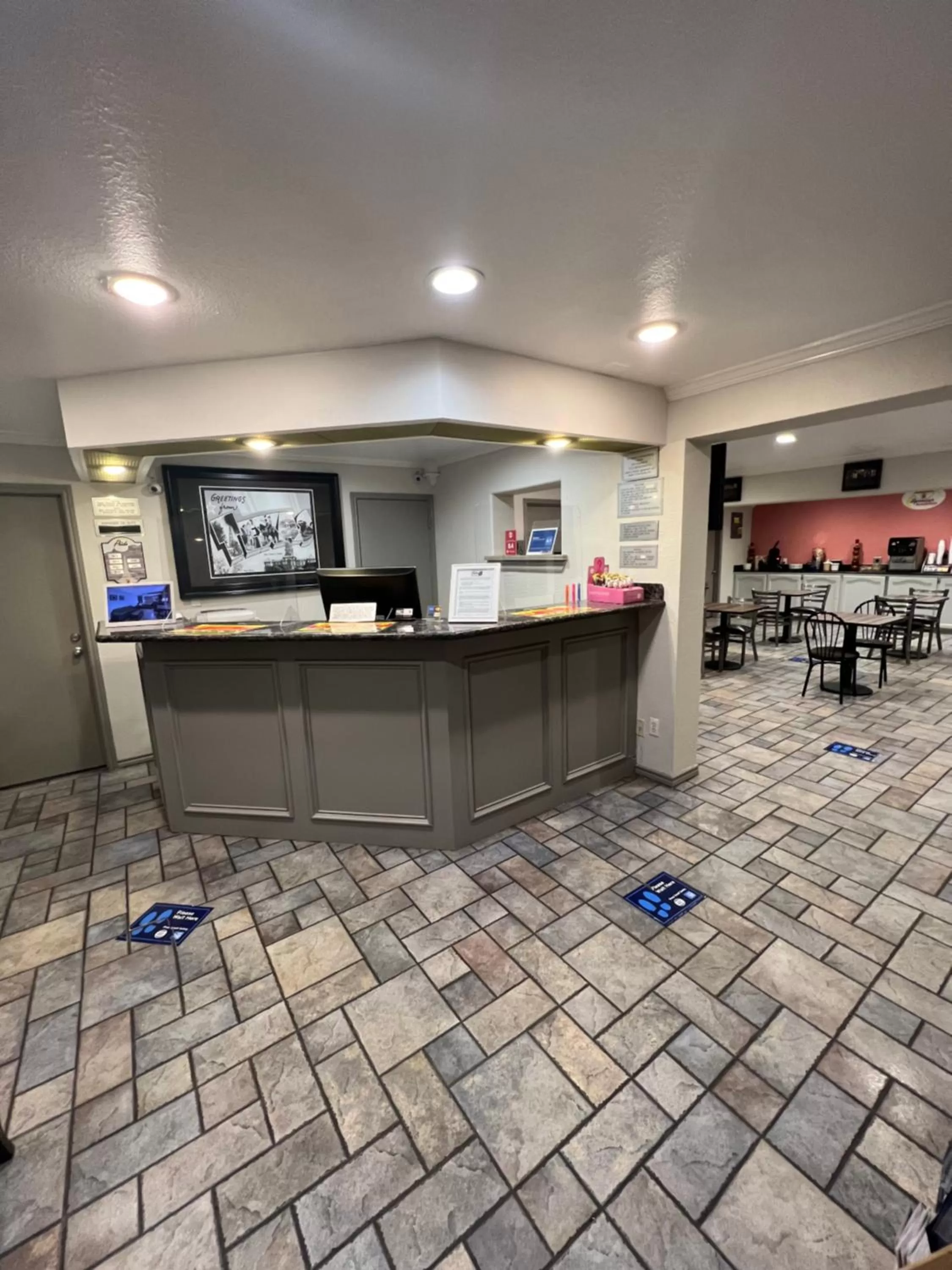 Lobby or reception in Super 8 by Wyndham McAllen-Downtown-Airport-LA Plaza Mall