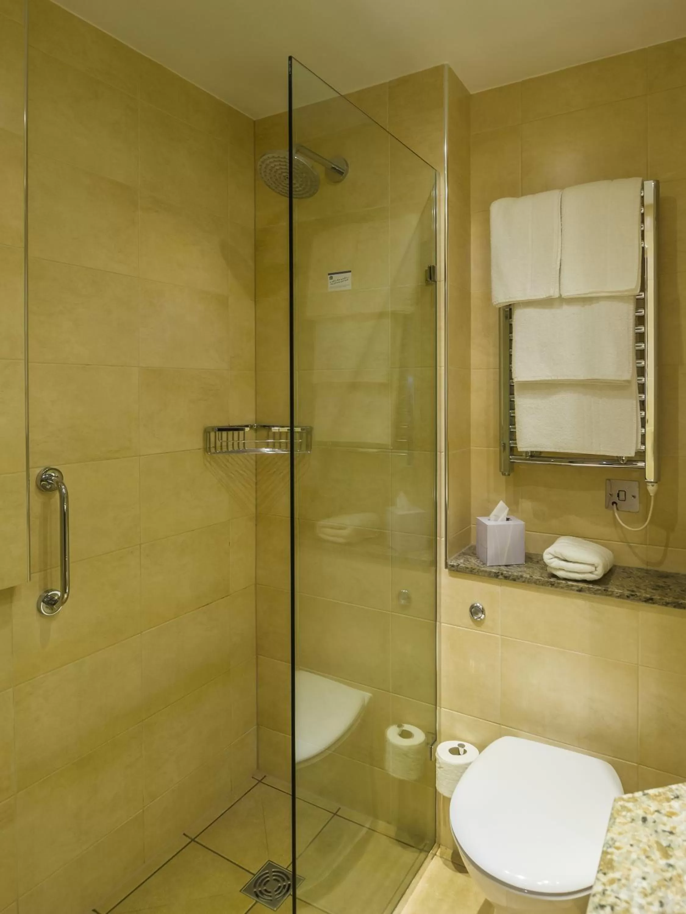 Bathroom in Gonville Hotel