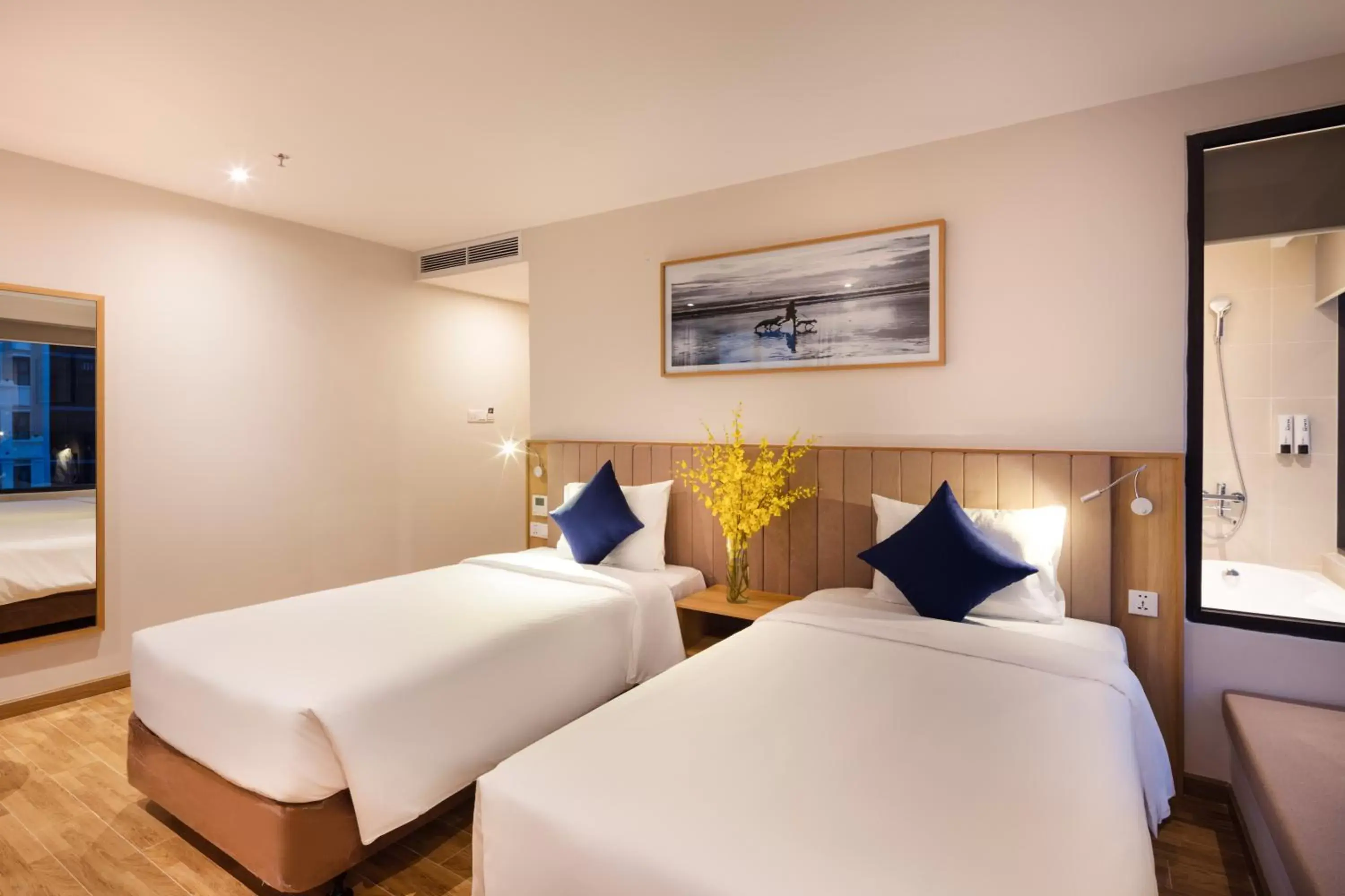 Double or Twin Room with Side Sea View in VENTANA NHA TRANG HOTEL Double or Twin Room with Side Sea View in VENTANA NHA TRANG HOTEL