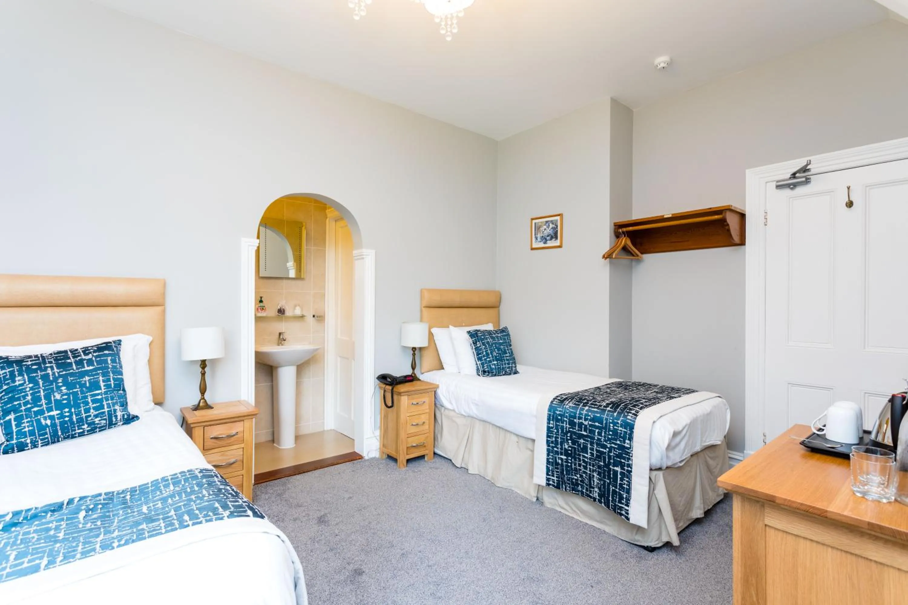 Bed in The Lawn Guest House Gatwick