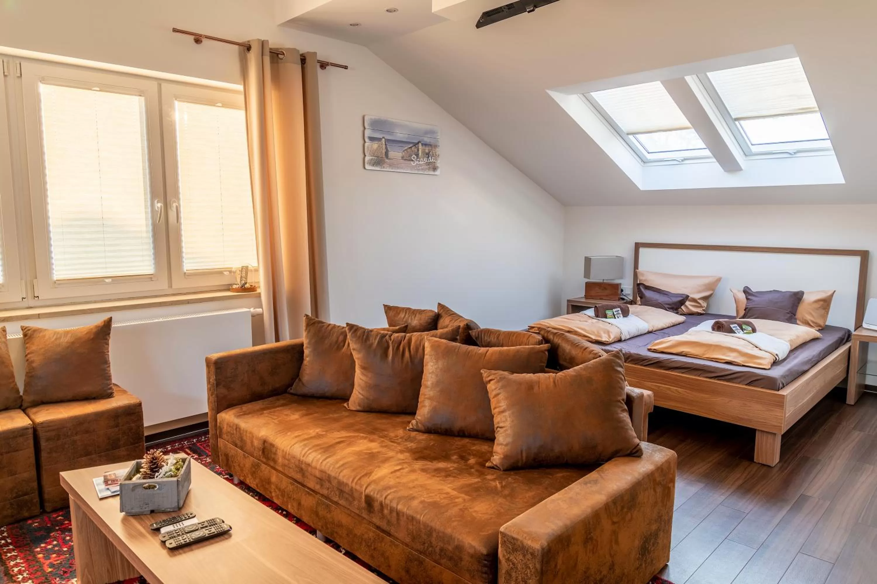 Living room, Bed in Seaside-Townhouse