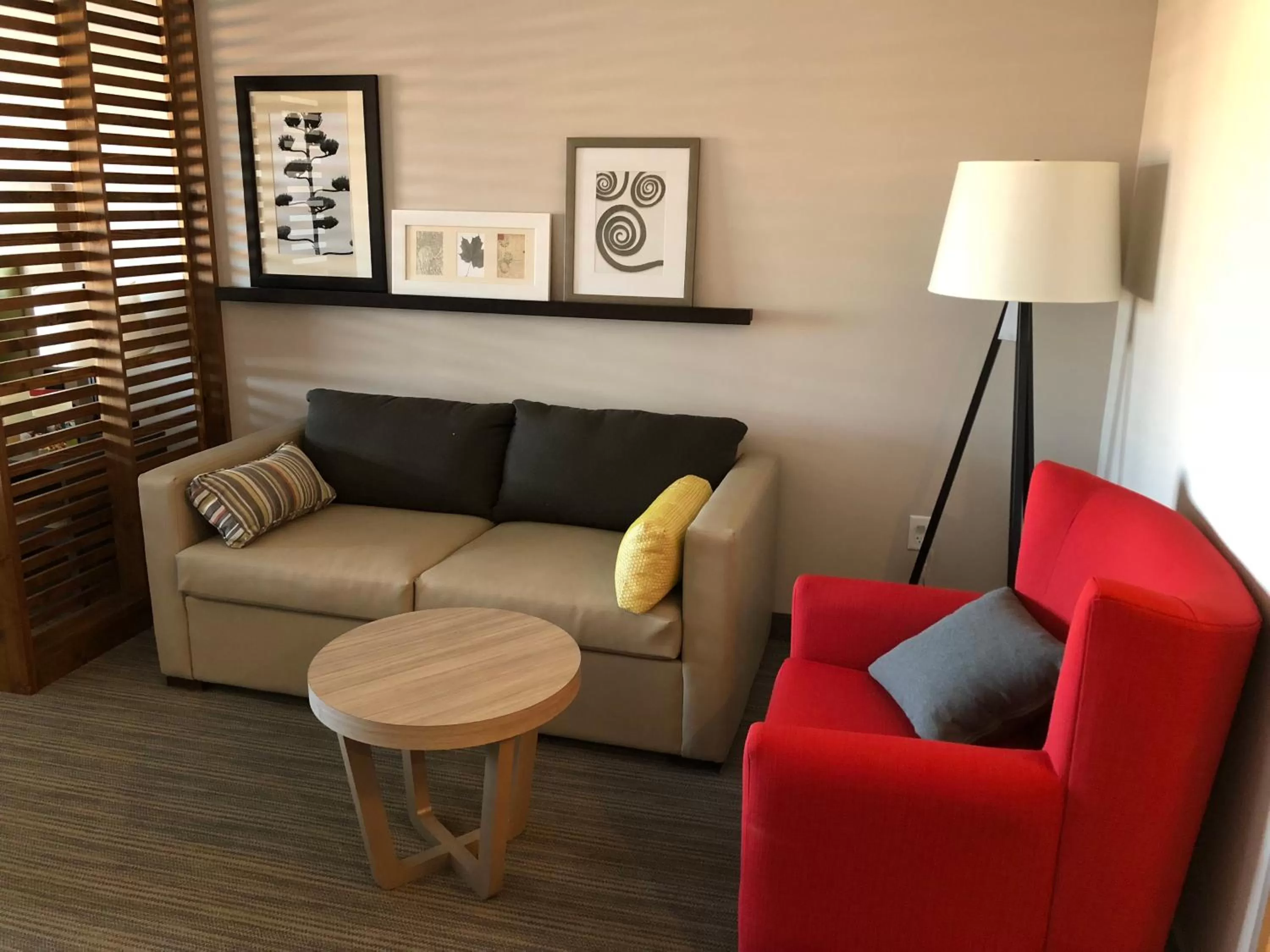 Seating area in Country Inn & Suites by Radisson, Page, AZ