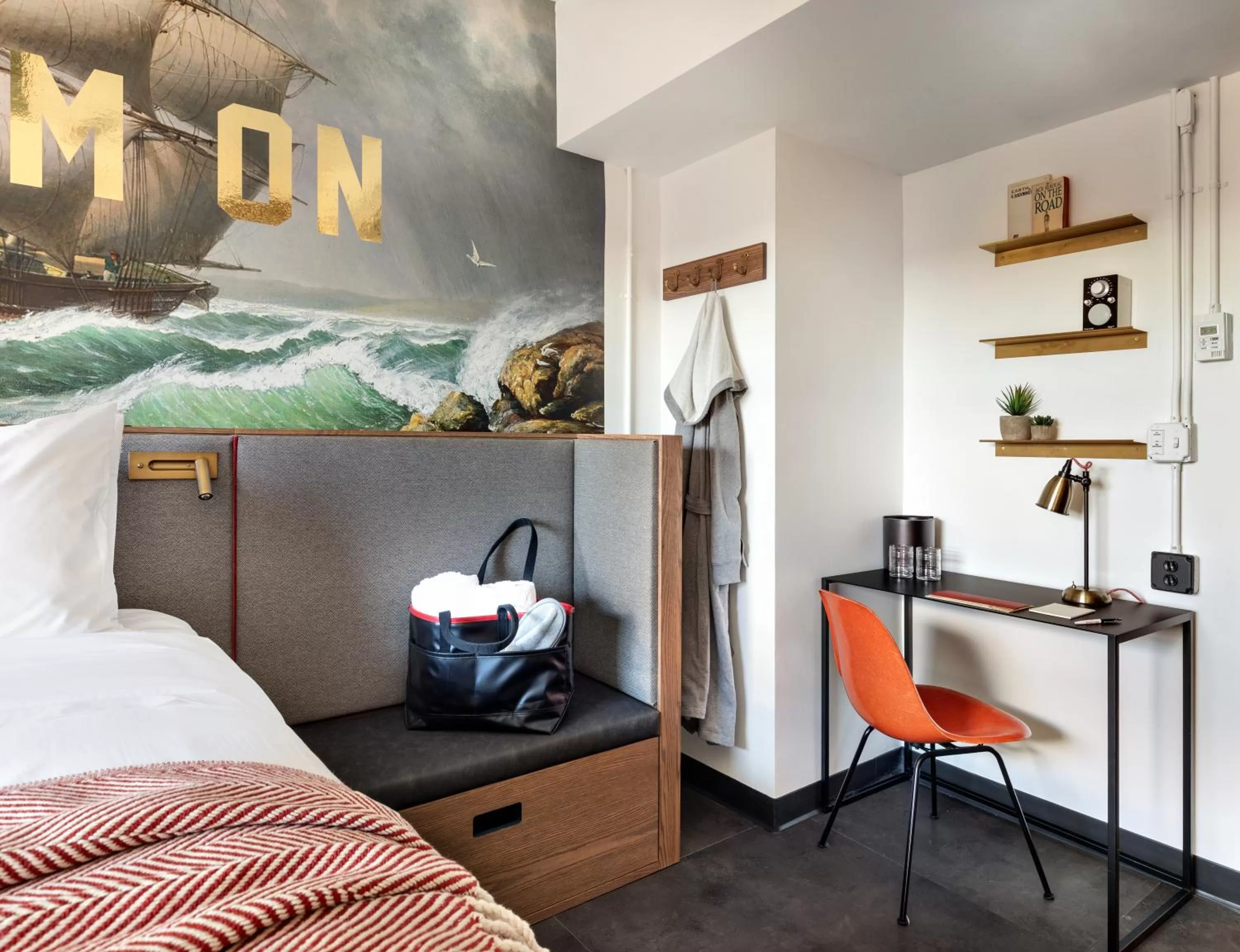 Photo of the whole room, Bed in The Revolution Hotel