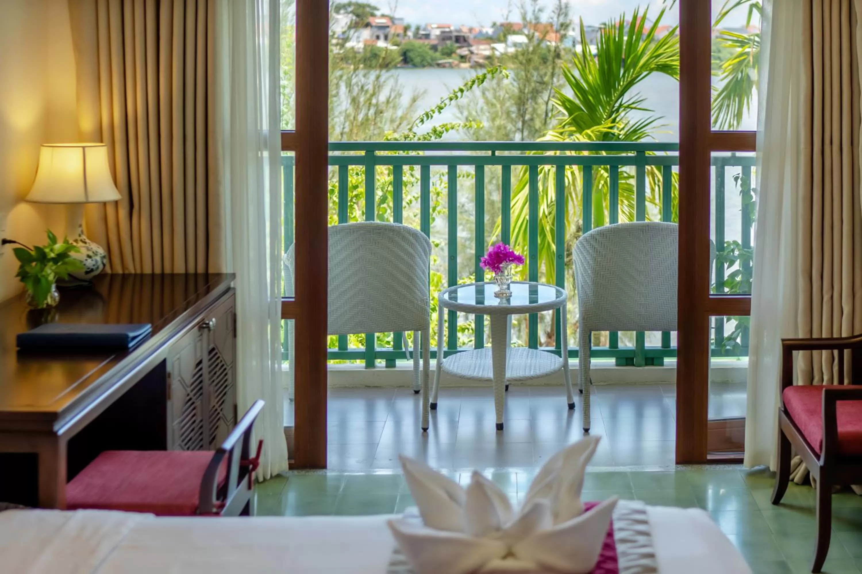 Bed in Lantana Riverside Hoi An Boutique Hotel & Spa