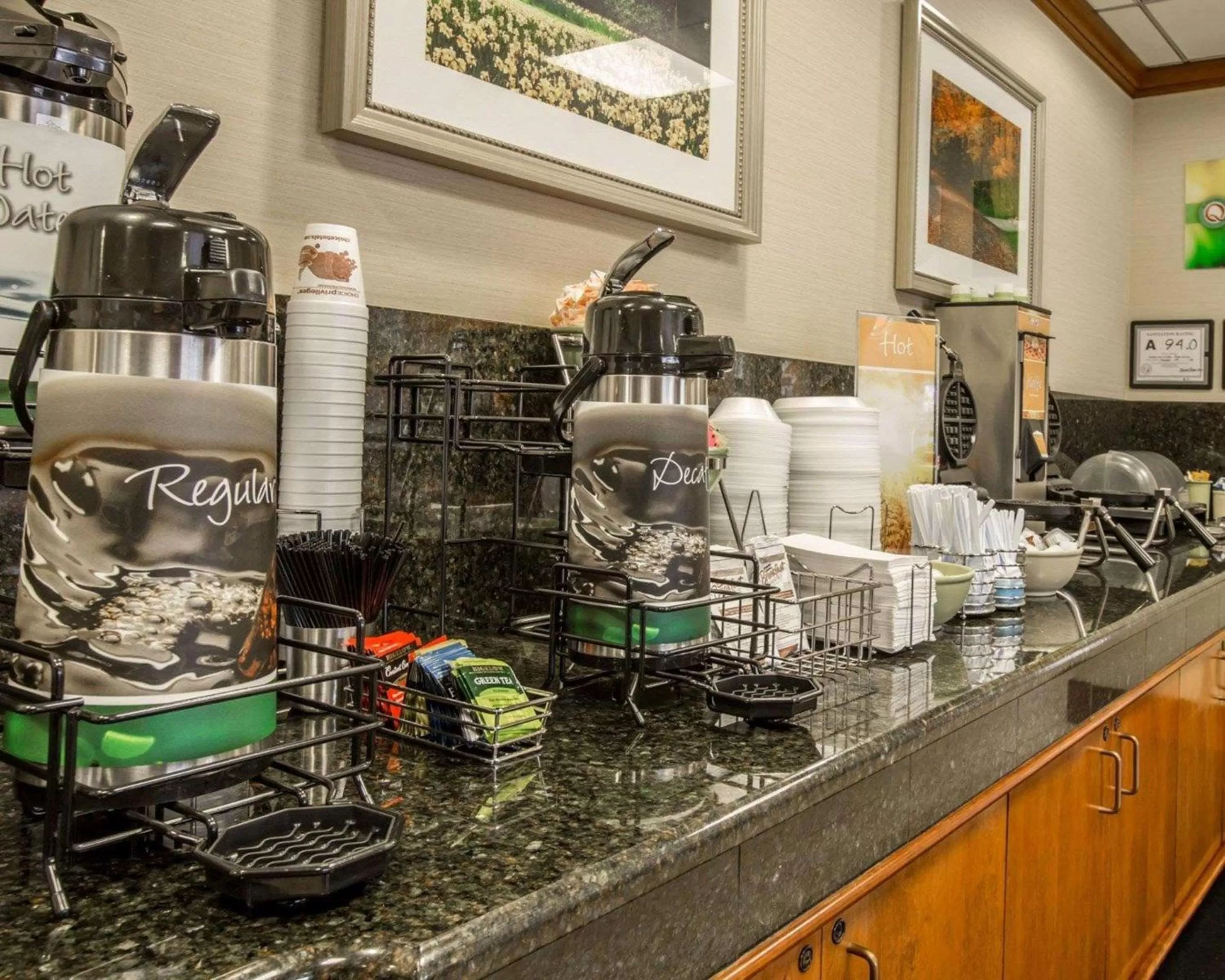 Restaurant/places to eat in Quality Inn & Suites Biltmore East