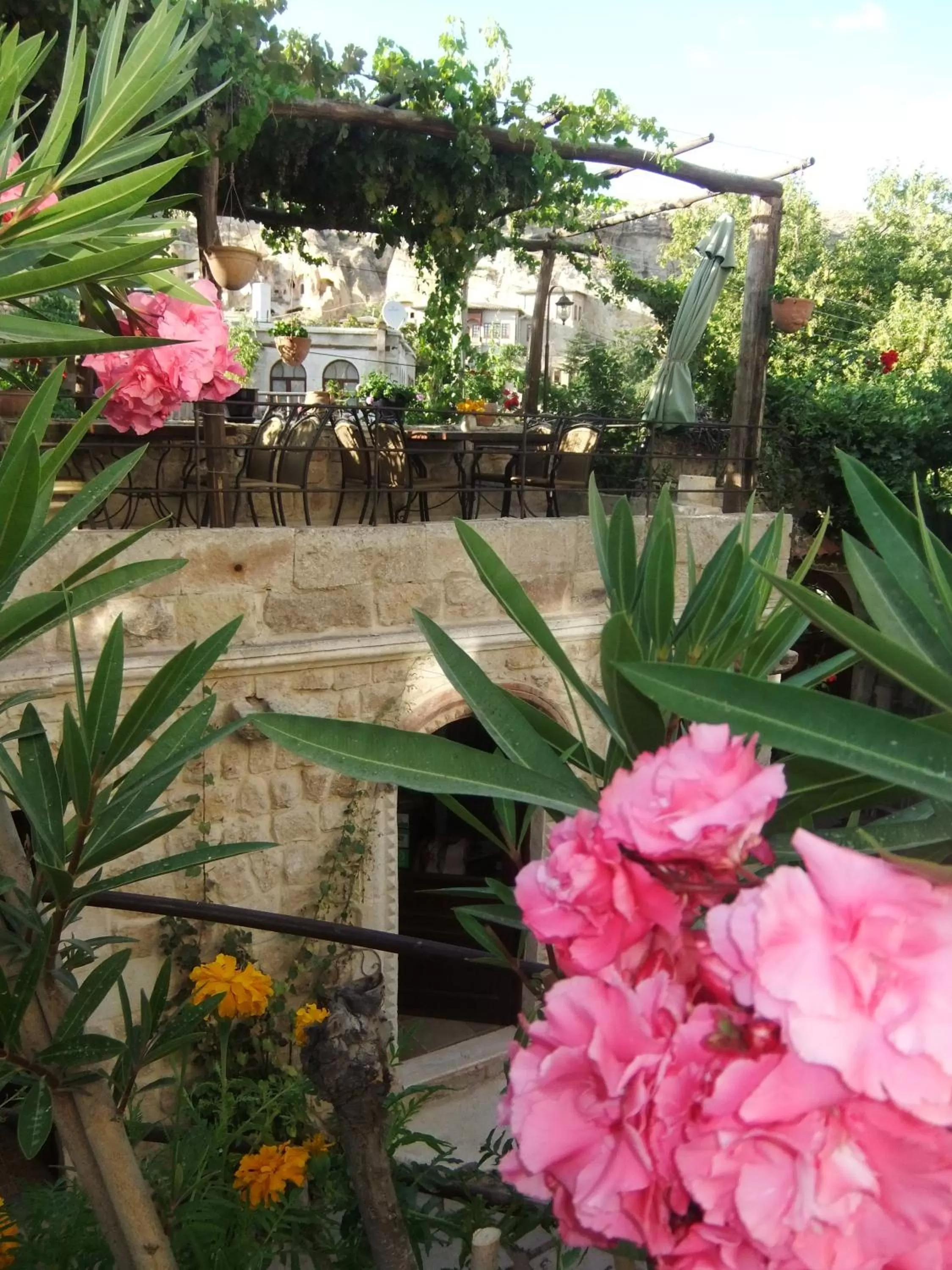 Garden in Melekler Evi Cave Hotel