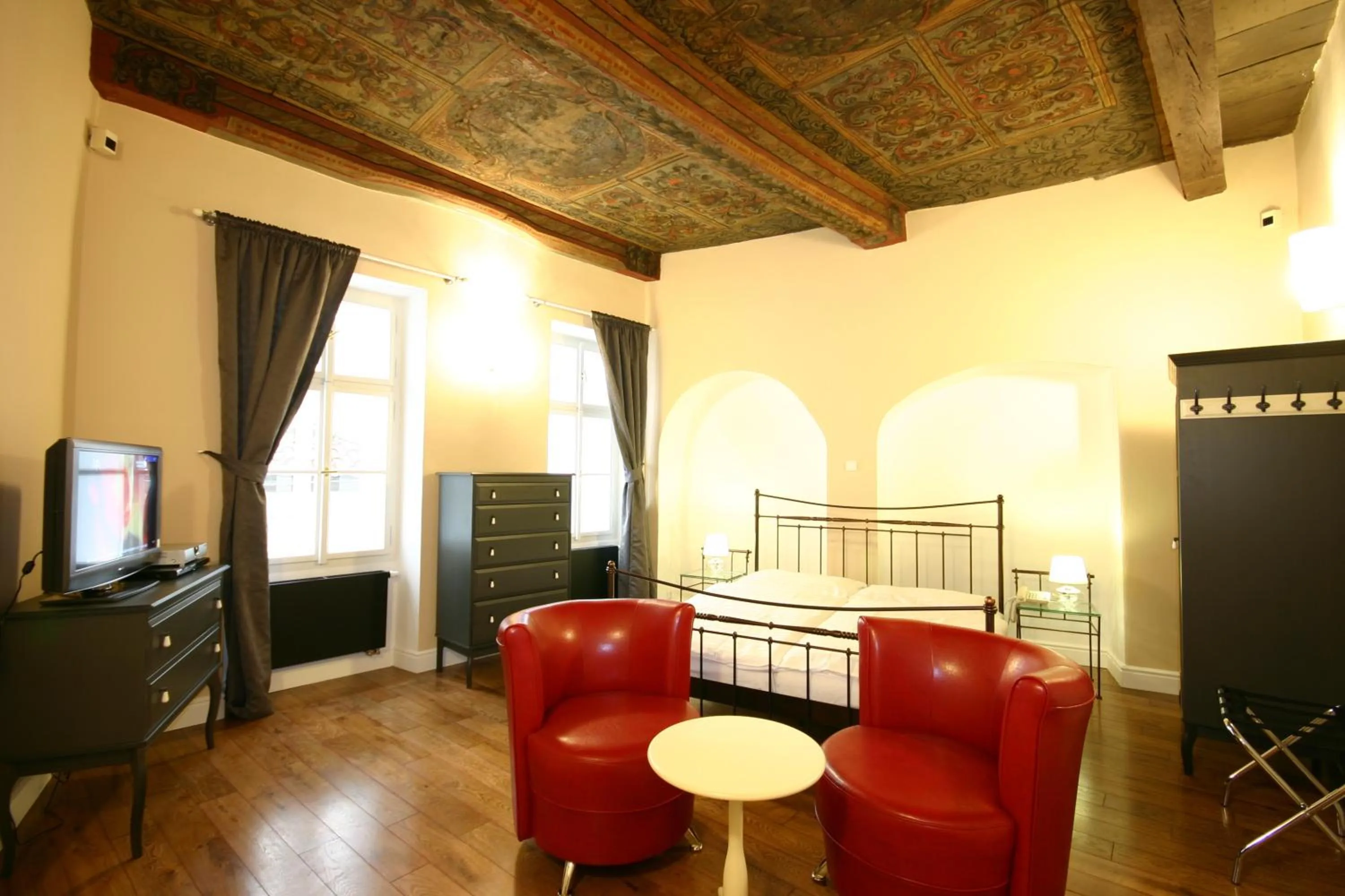 Photo of the whole room in U Tří Bubnů