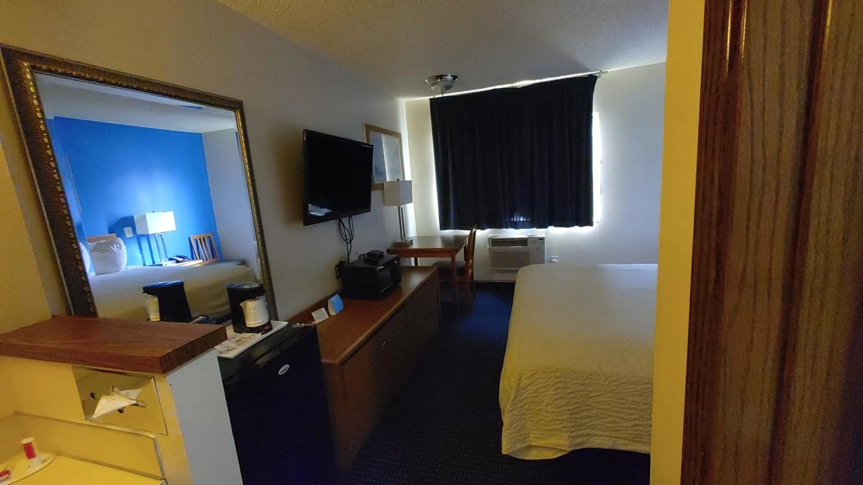 TV and multimedia, Bed in Days Inn by Wyndham Pocatello University Area