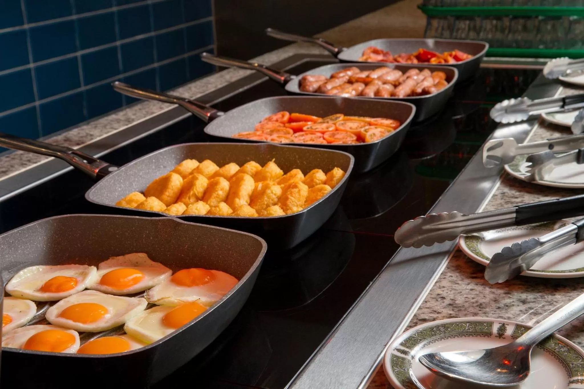 Buffet breakfast in Tavistock Hotel