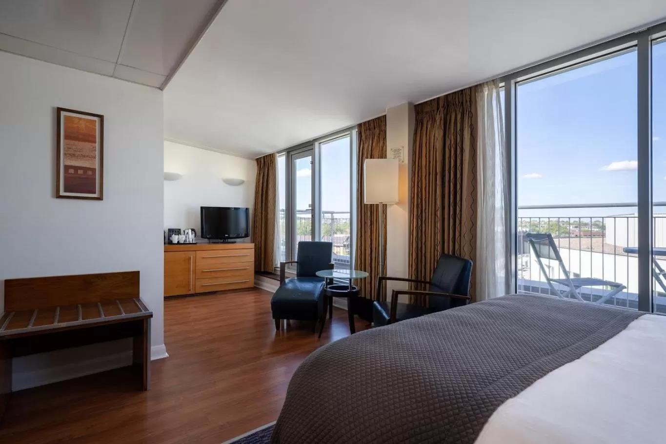 Photo of the whole room, Bed in Holiday Inn London Camden Lock by IHG