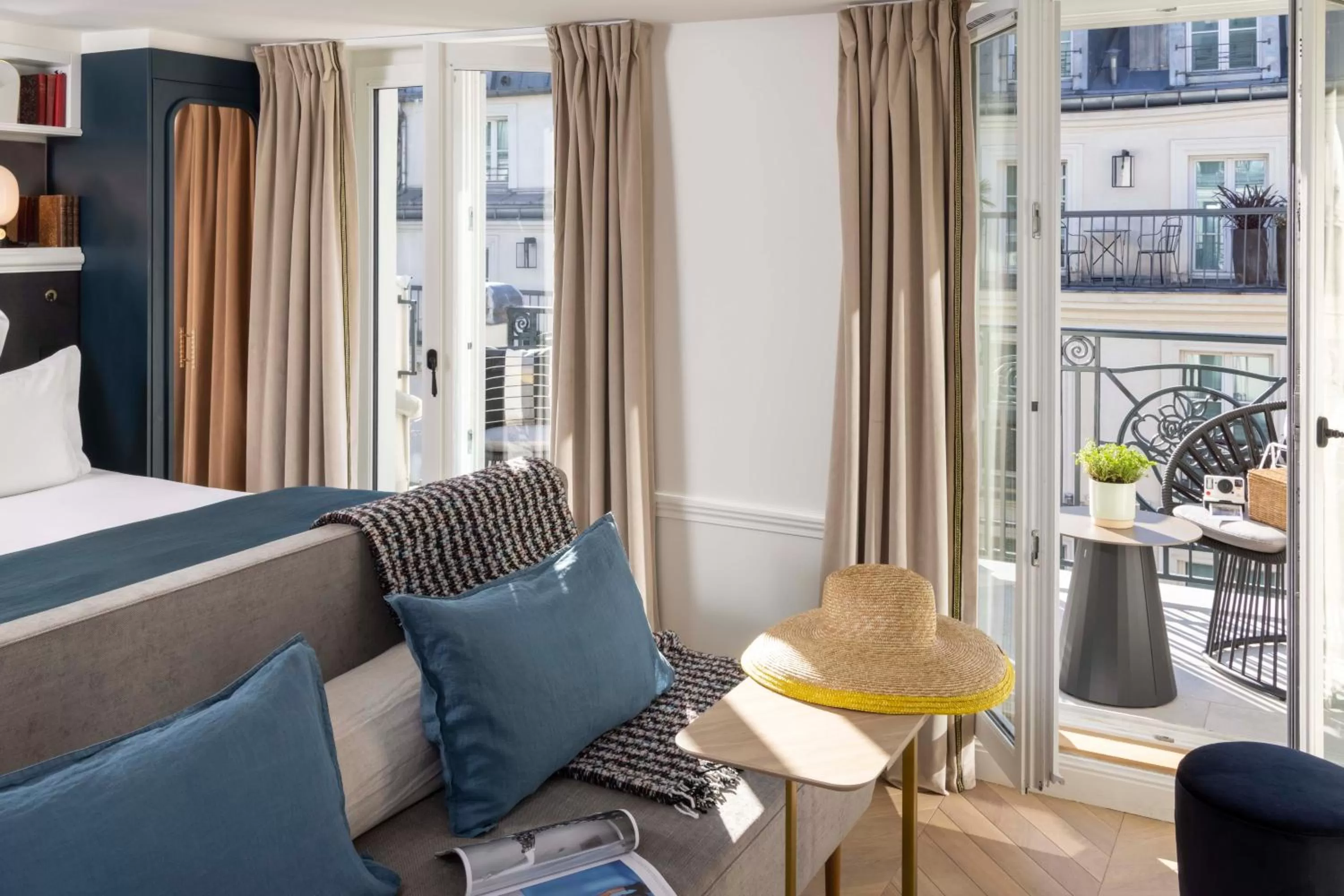 Balcony/Terrace in Hotel Louvre Montana