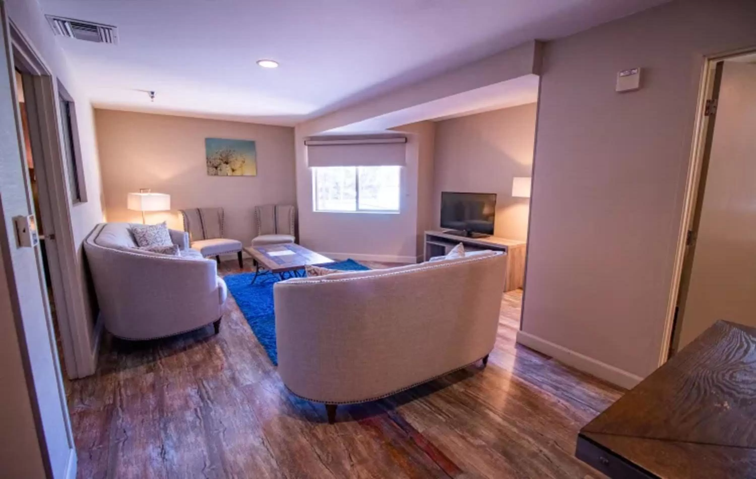 Living room in Empeiria High Sierra Hotel