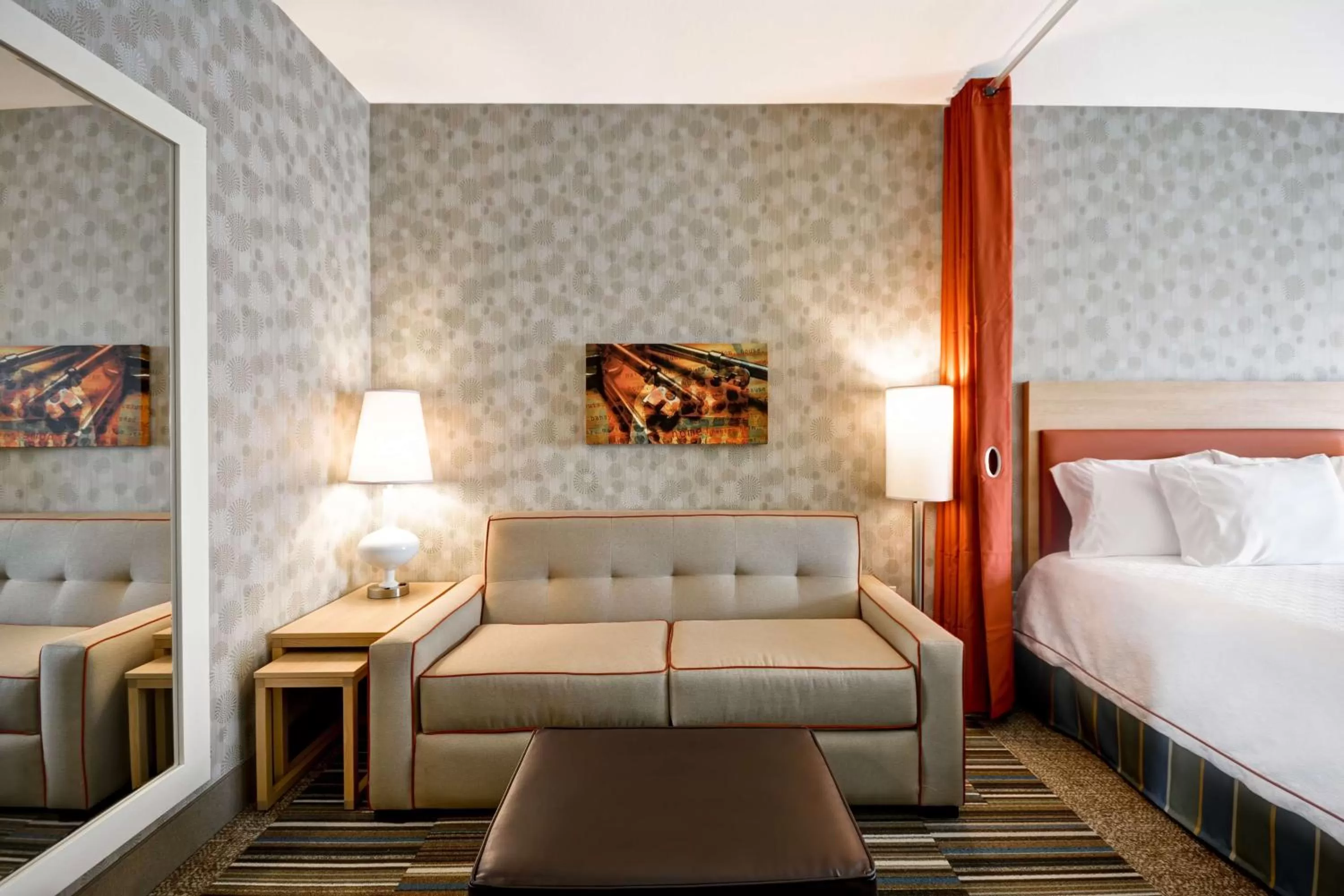 Living room, Bed in Home2 Suites By Hilton Hanford Lemoore