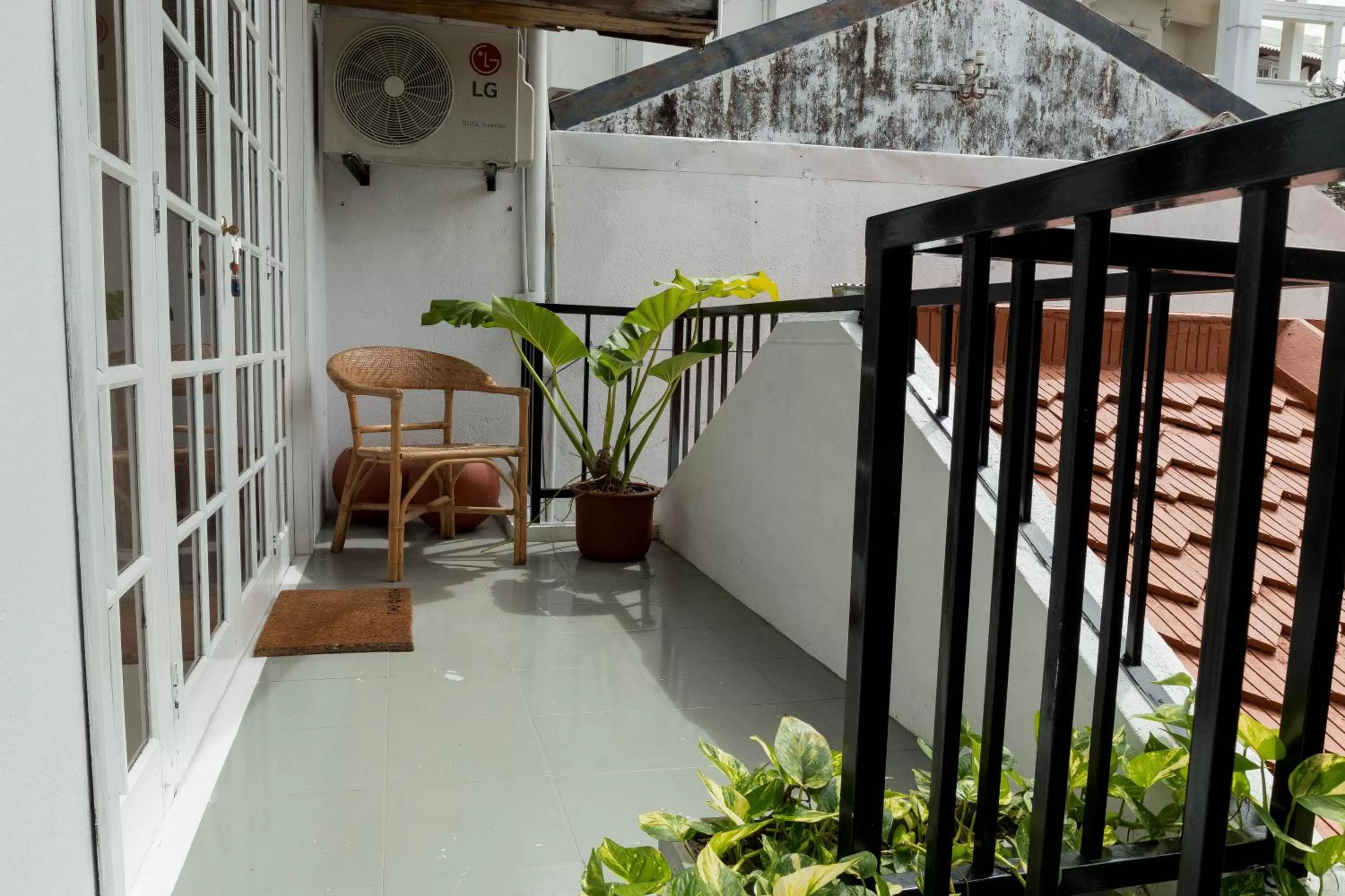 Patio, Balcony/Terrace in Srilax