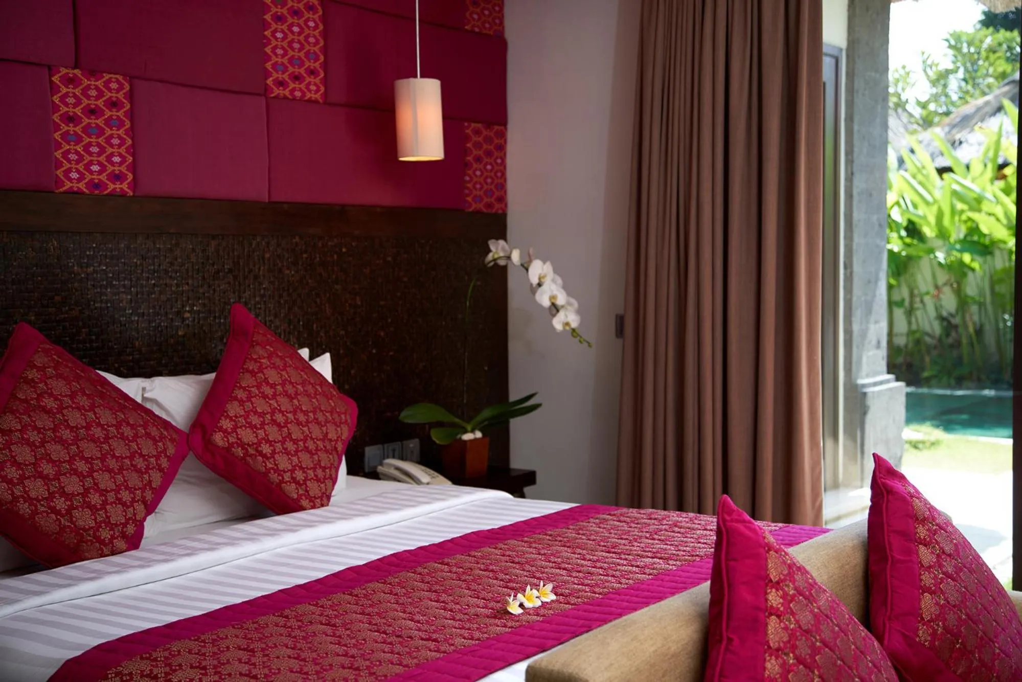 Bed in Mahagiri Villas Sanur