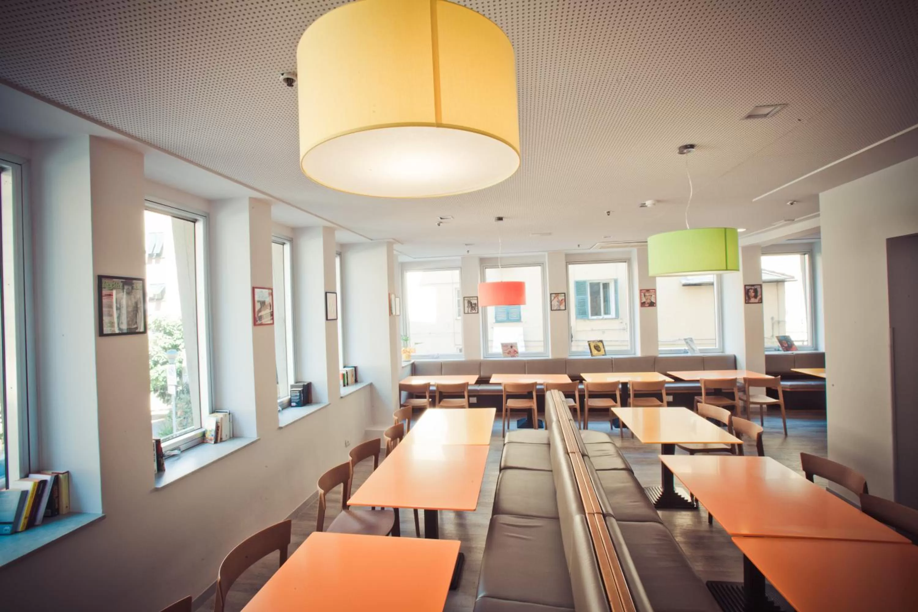 Restaurant/places to eat in Hotel Nologo