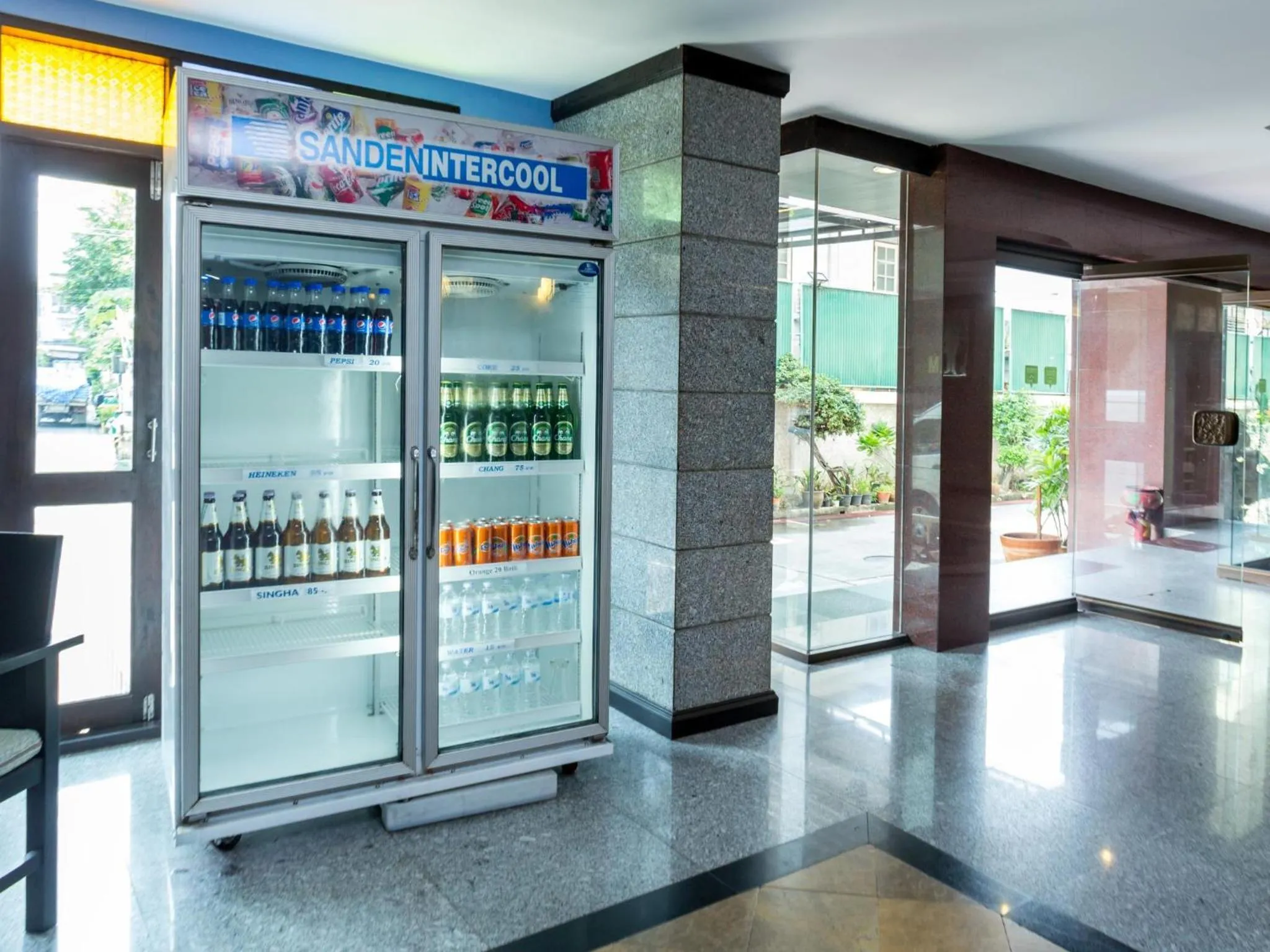 Alcoholic drinks in All Together Suite Hotel