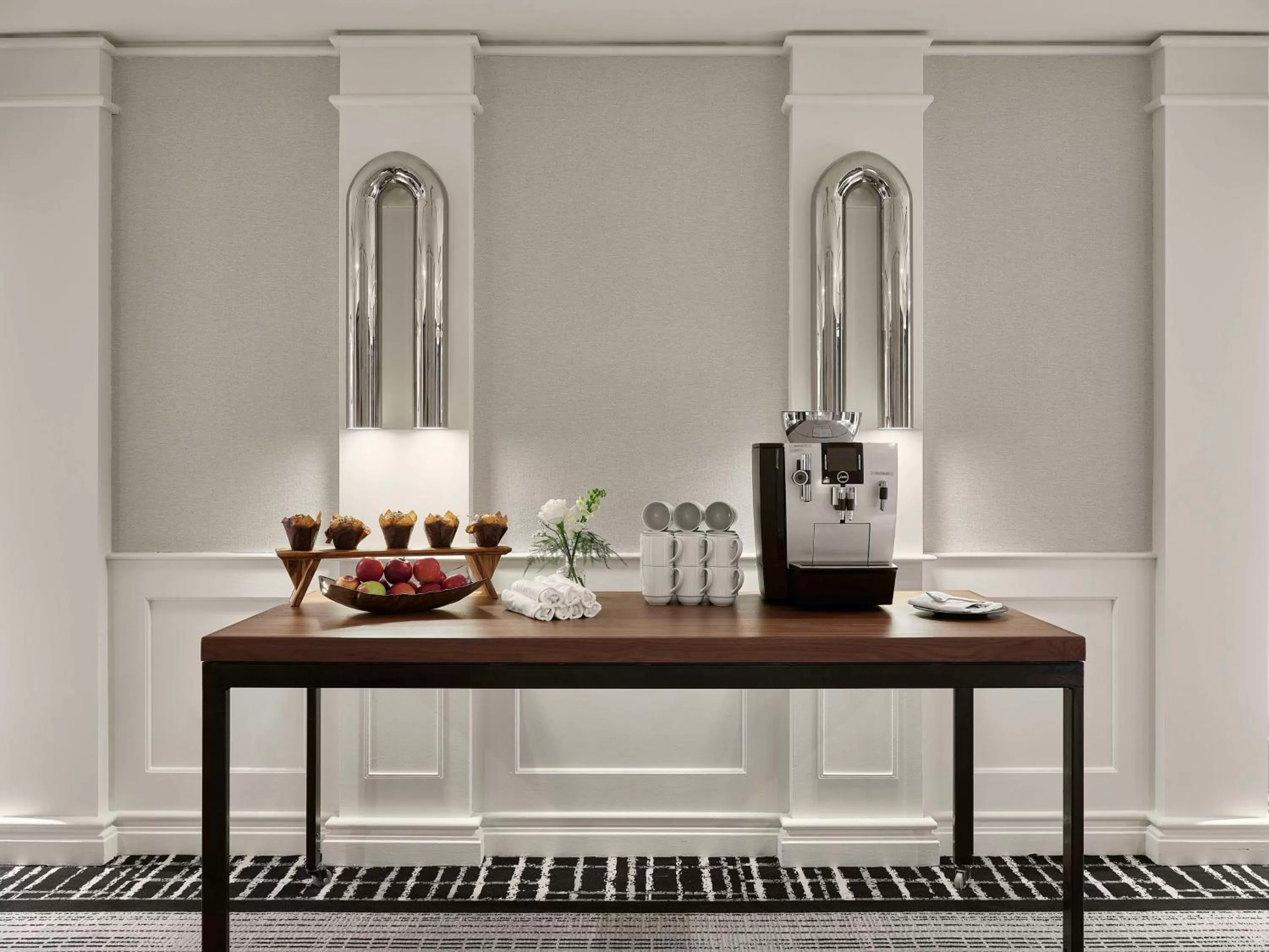 Meeting/conference room in Vogue Hotel Montreal Downtown, Curio Collection by Hilton