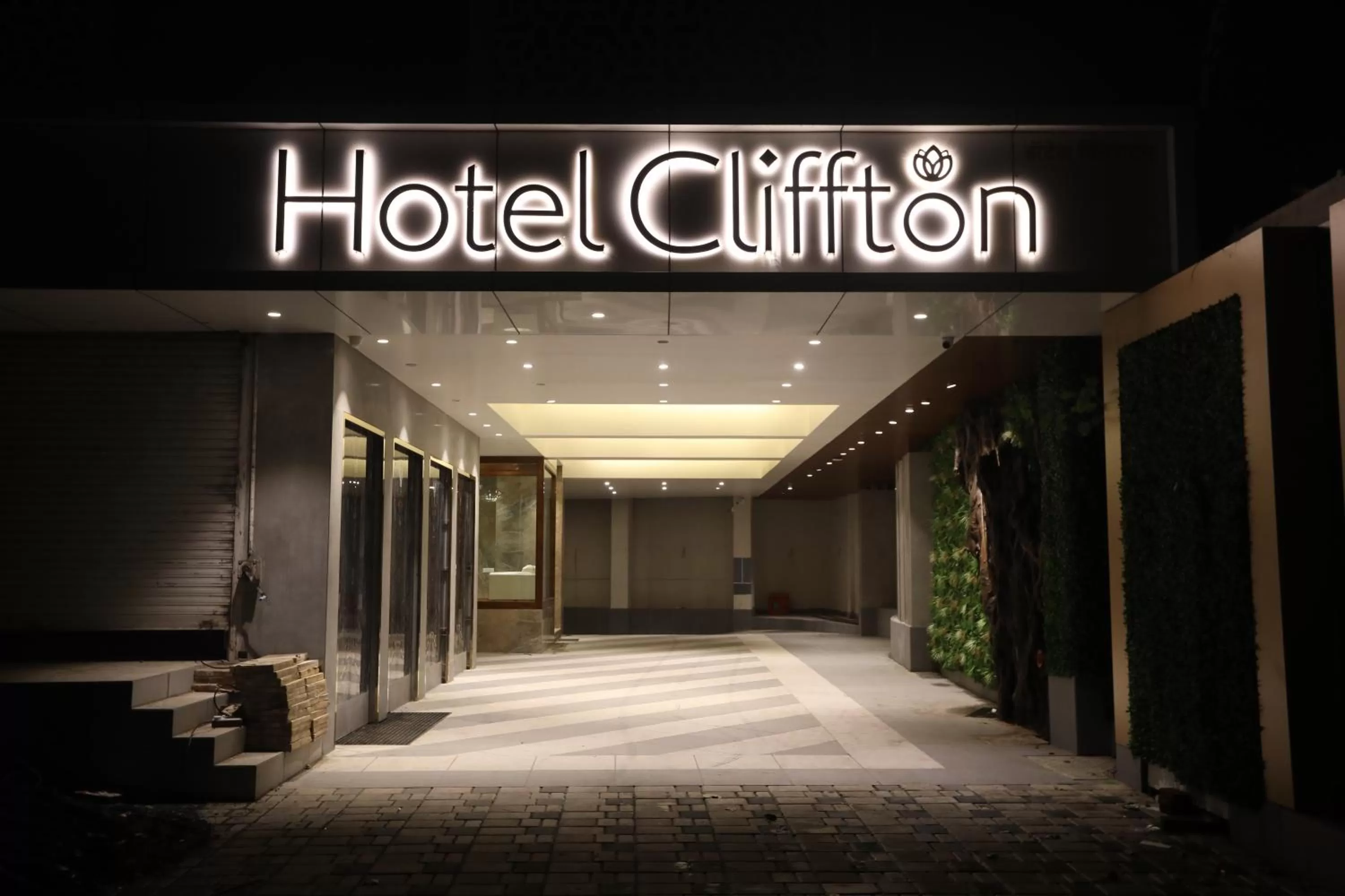 Facade/entrance in Hotel Cliffton