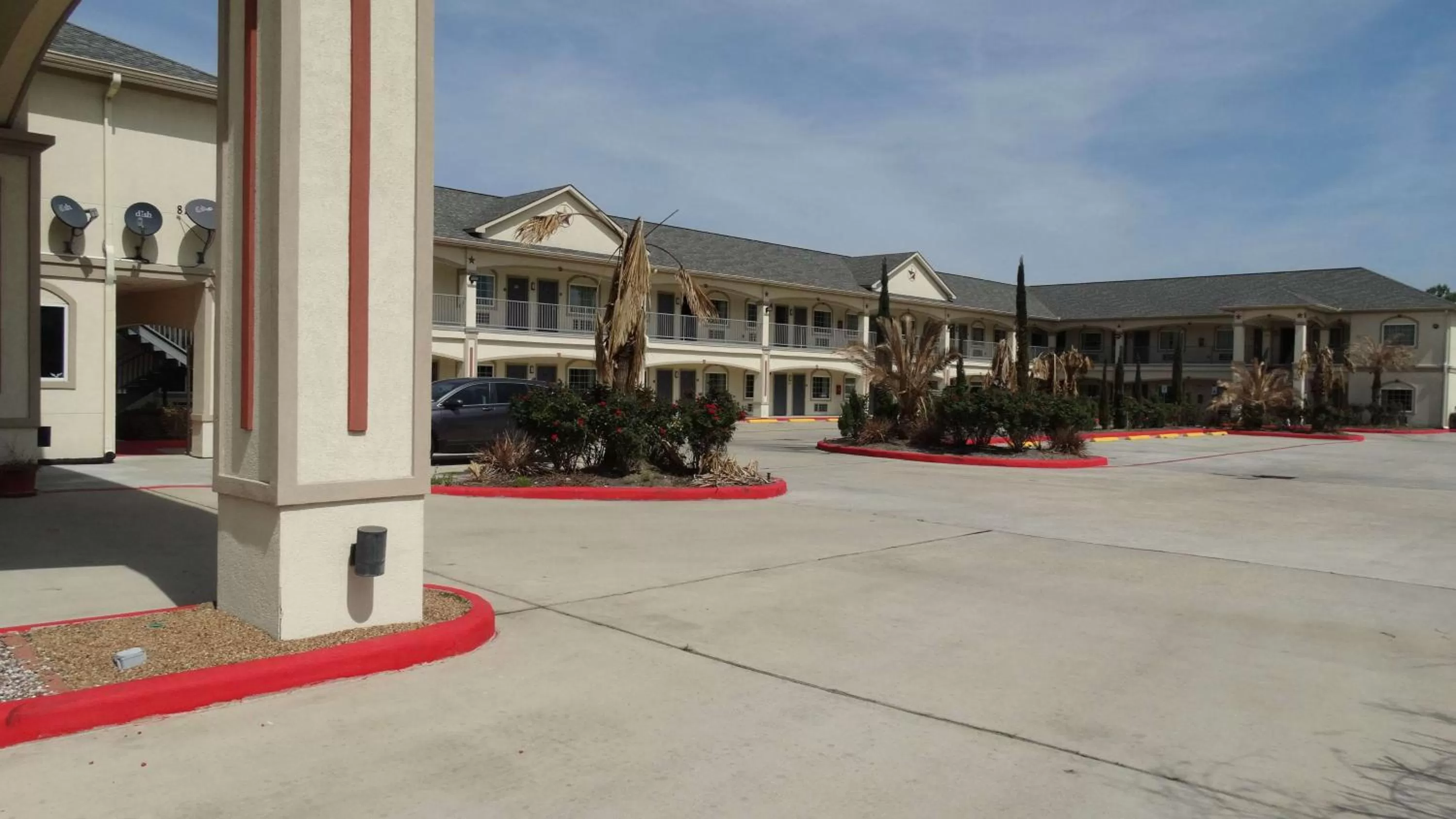 Property building in Motel 6 Houston, TX – Willowbrook Mall