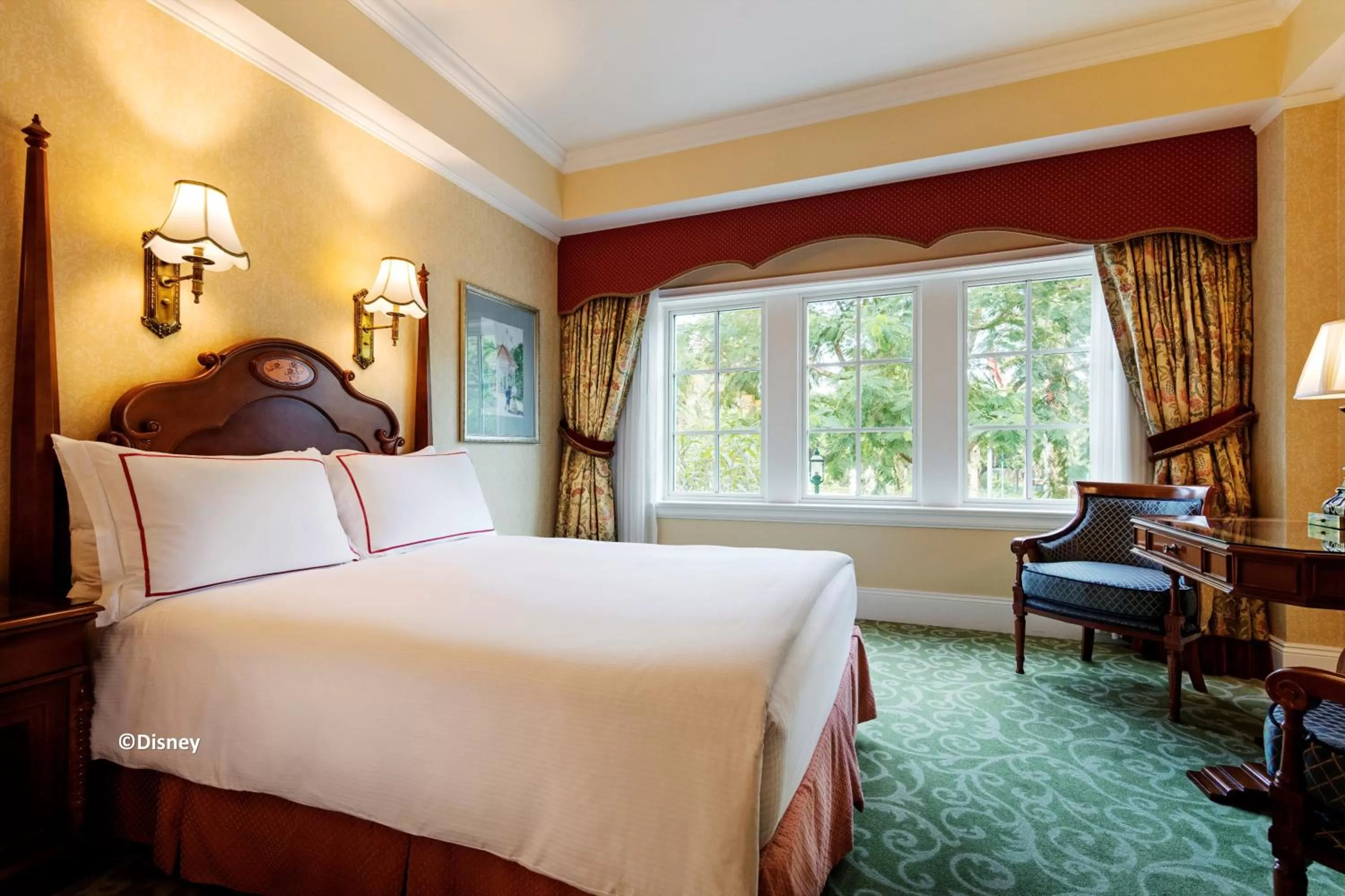 Standard Room with King Bed or Two Double Beds in Hong Kong Disneyland Hotel
