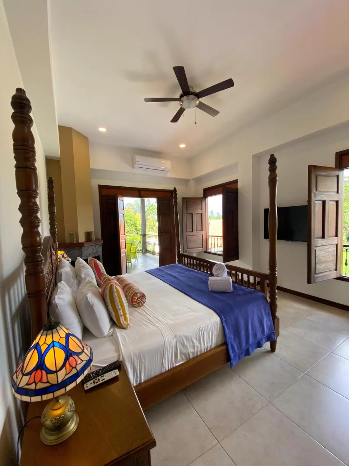 Photo of the whole room, Bed in La Herencia Hotel