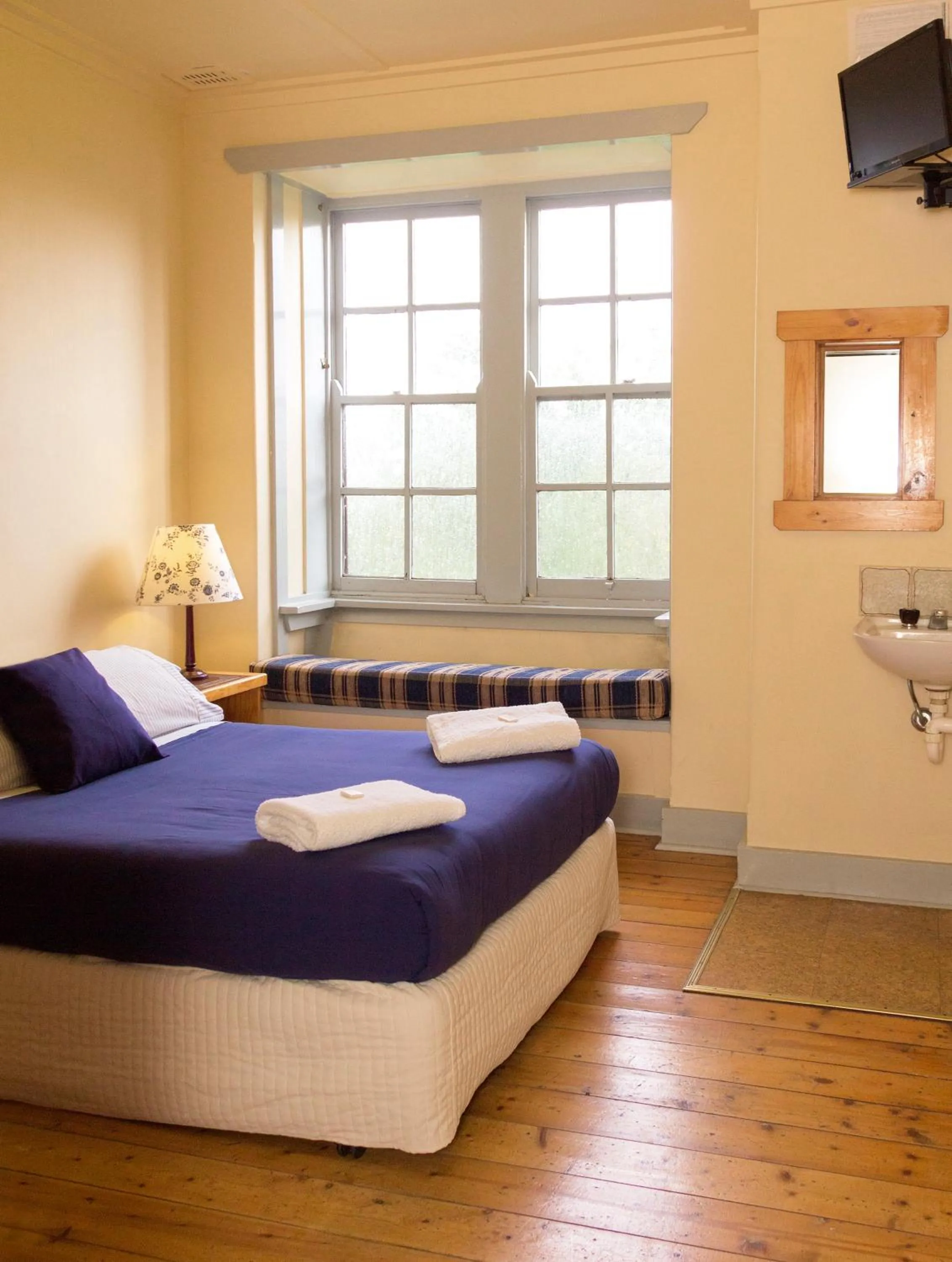 Bed in Katoomba Mountain Lodge