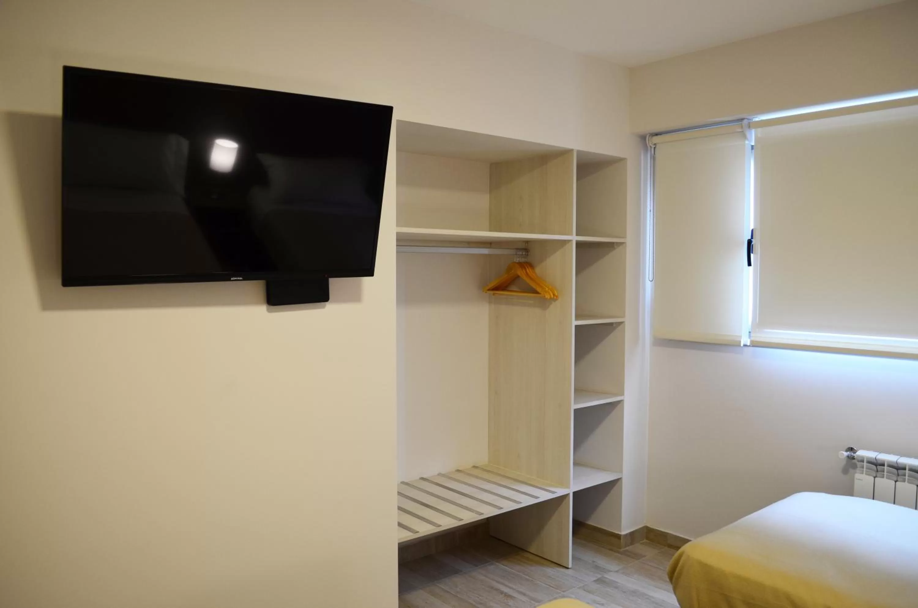 TV and multimedia, TV/Entertainment Center in Hotel Bait