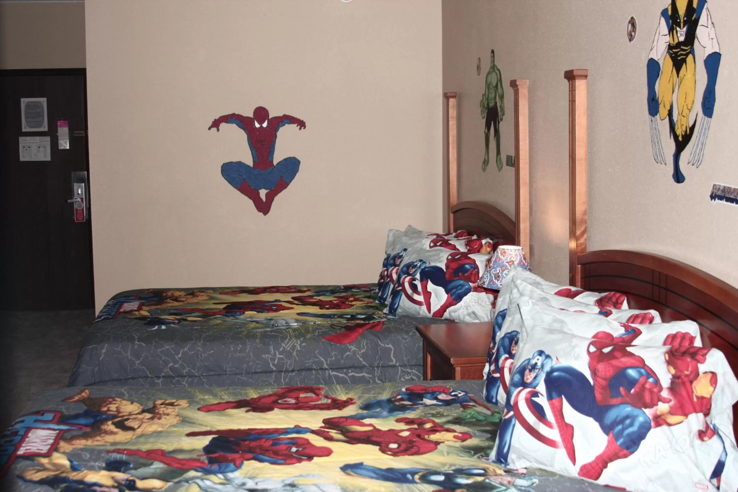 Bed in Gladstone Inn and Suites