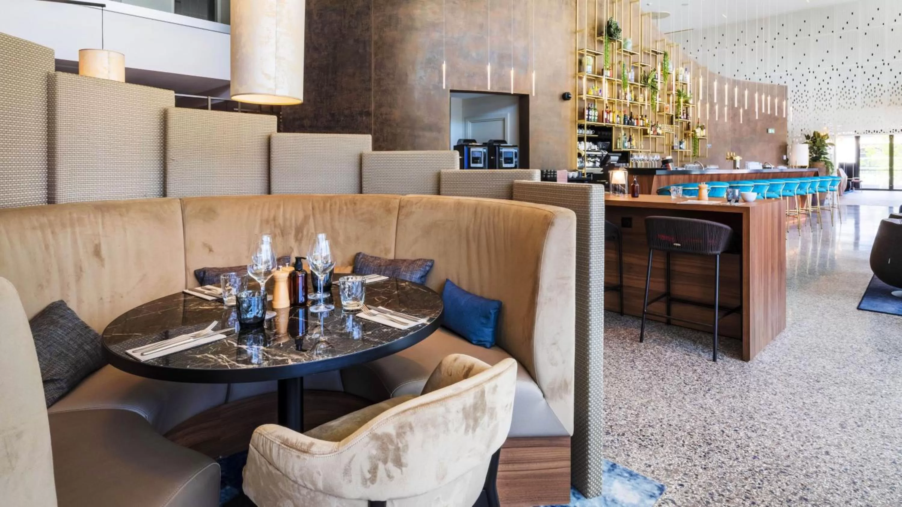 Restaurant/places to eat in Crowne Plaza - Nice - Grand Arenas by IHG