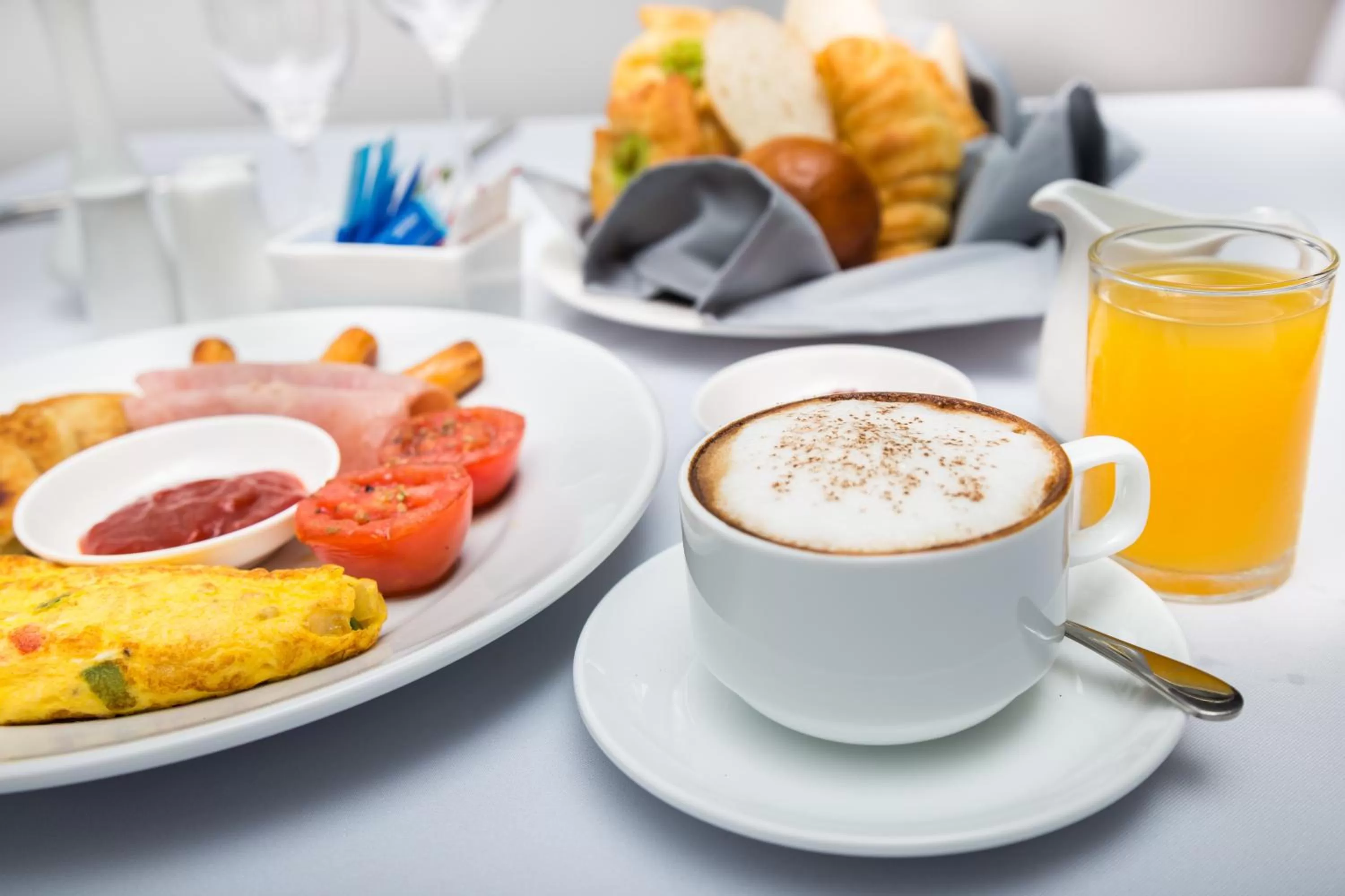 Breakfast in Cambana La Riviere Boutique