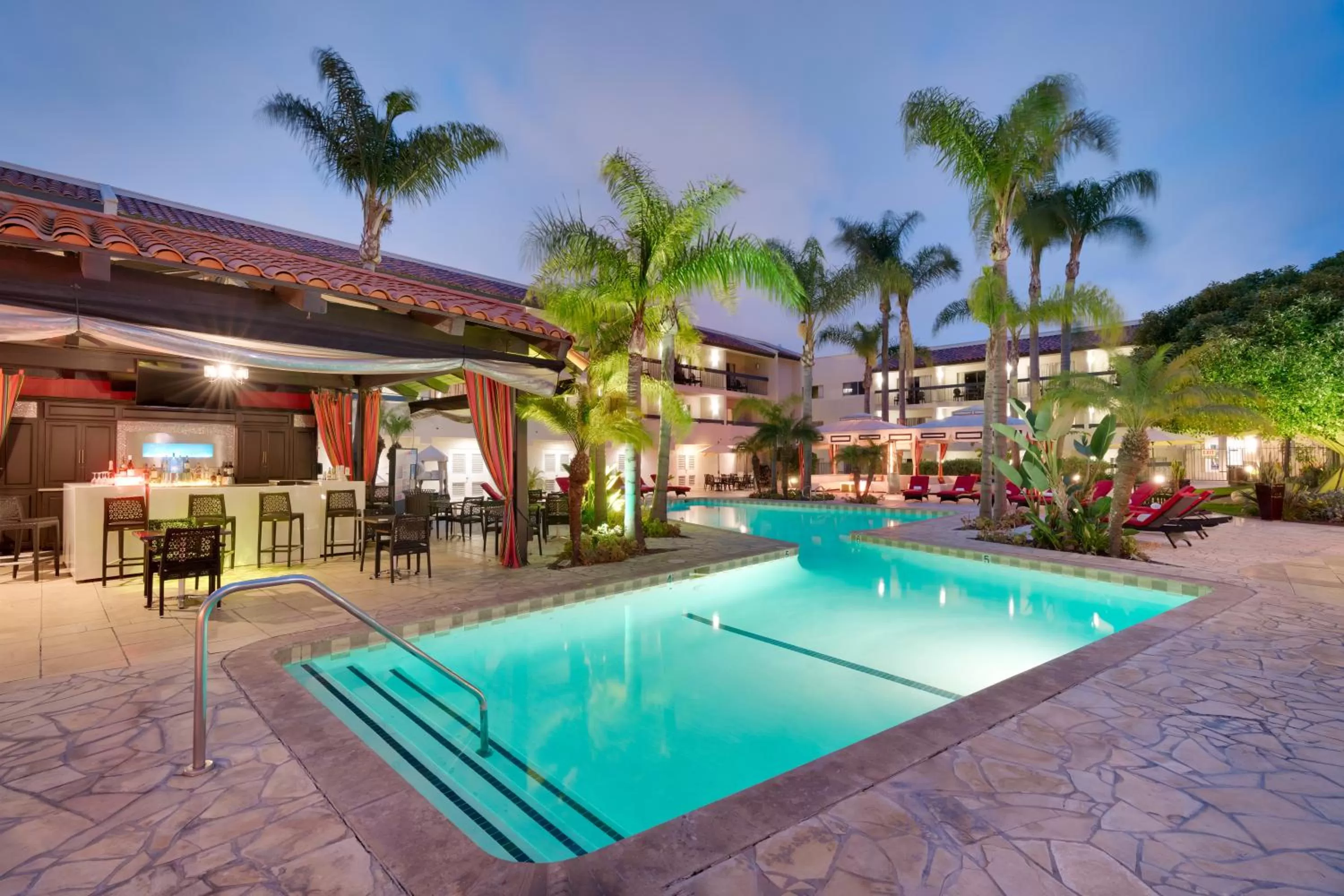 Swimming pool in Atrium Hotel Orange County