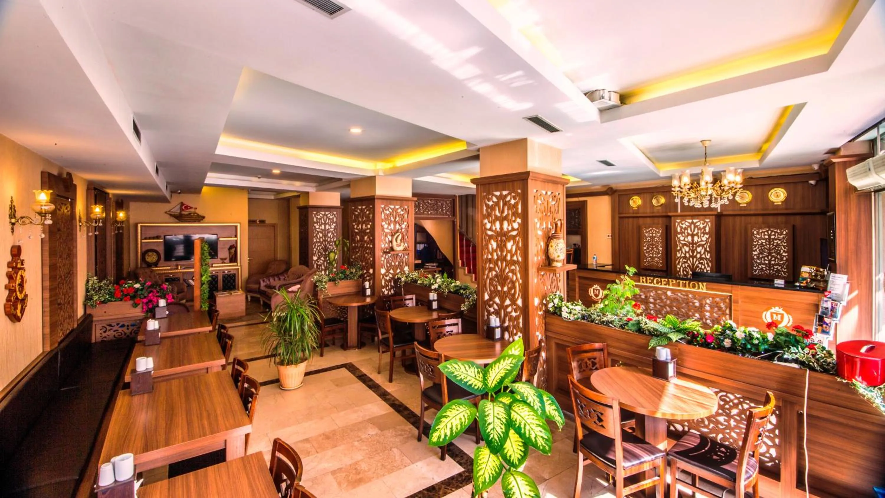 Restaurant/places to eat in Montagna Hera Hotel Taksim