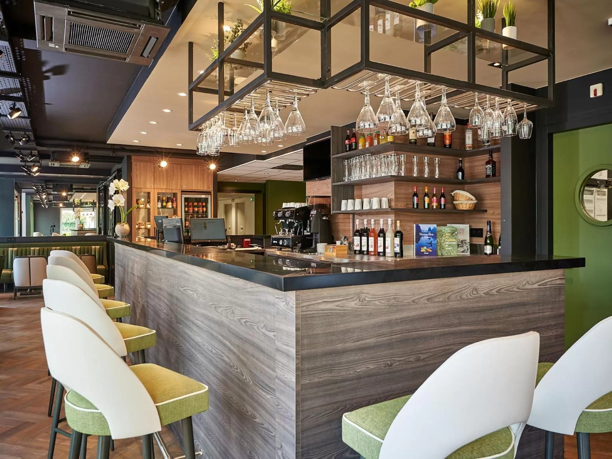 Lounge or bar in Kyriad Rouen Sud - Val de Reuil