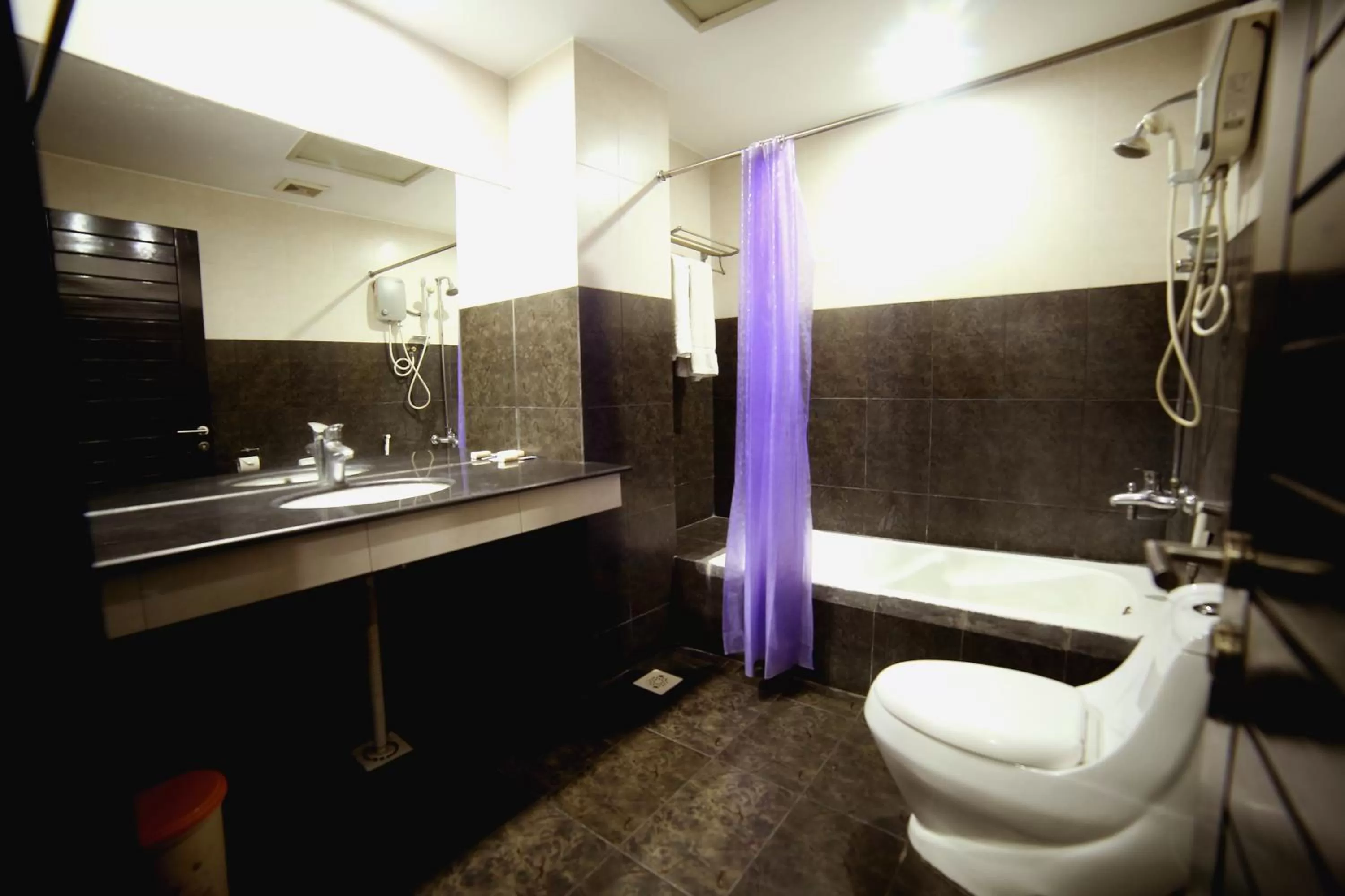 Bathroom in Hotel Multan Continental
