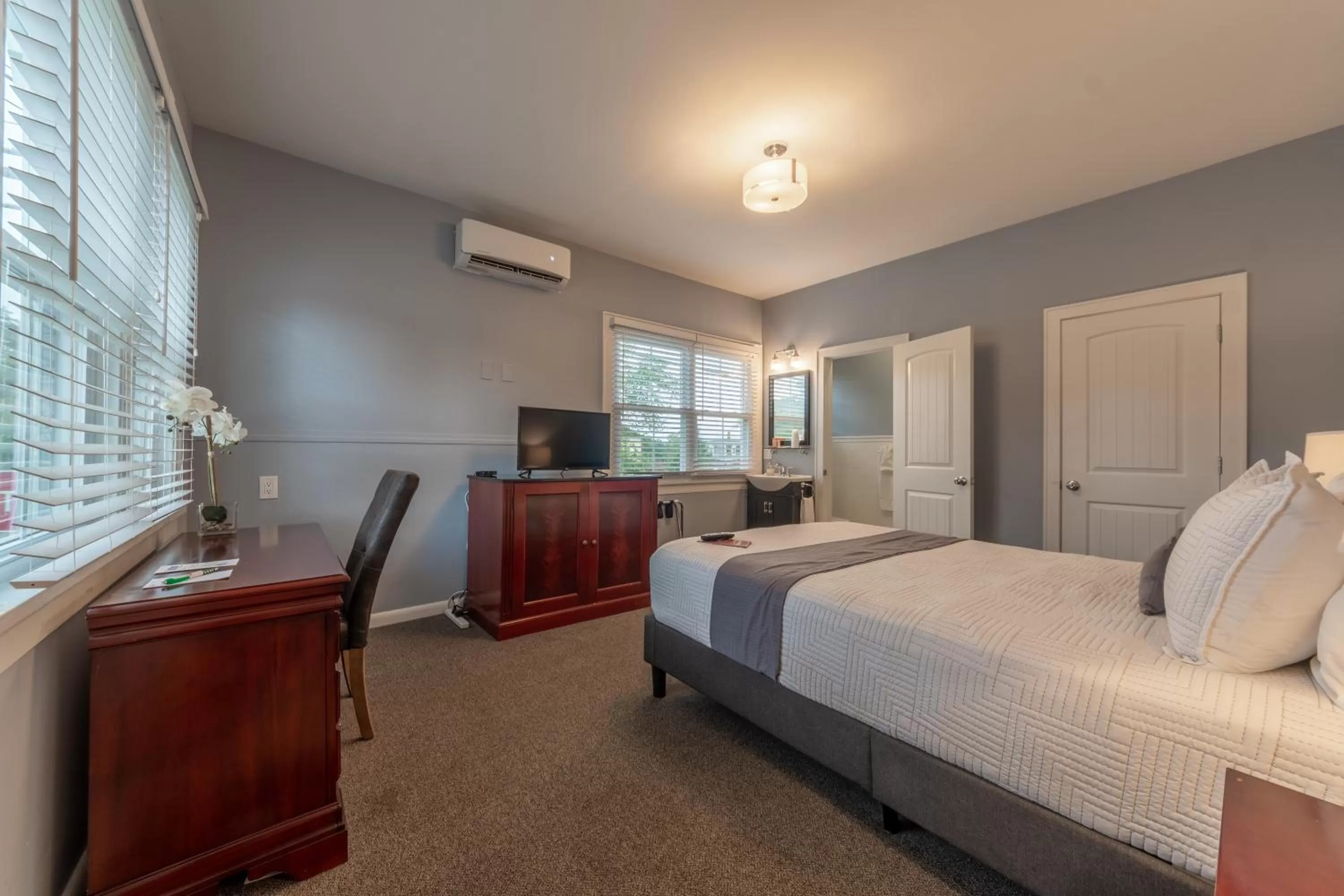 Bed in Homestead Inn