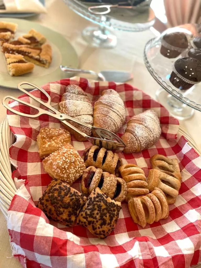 Buffet breakfast in Poggio Degli Olivi