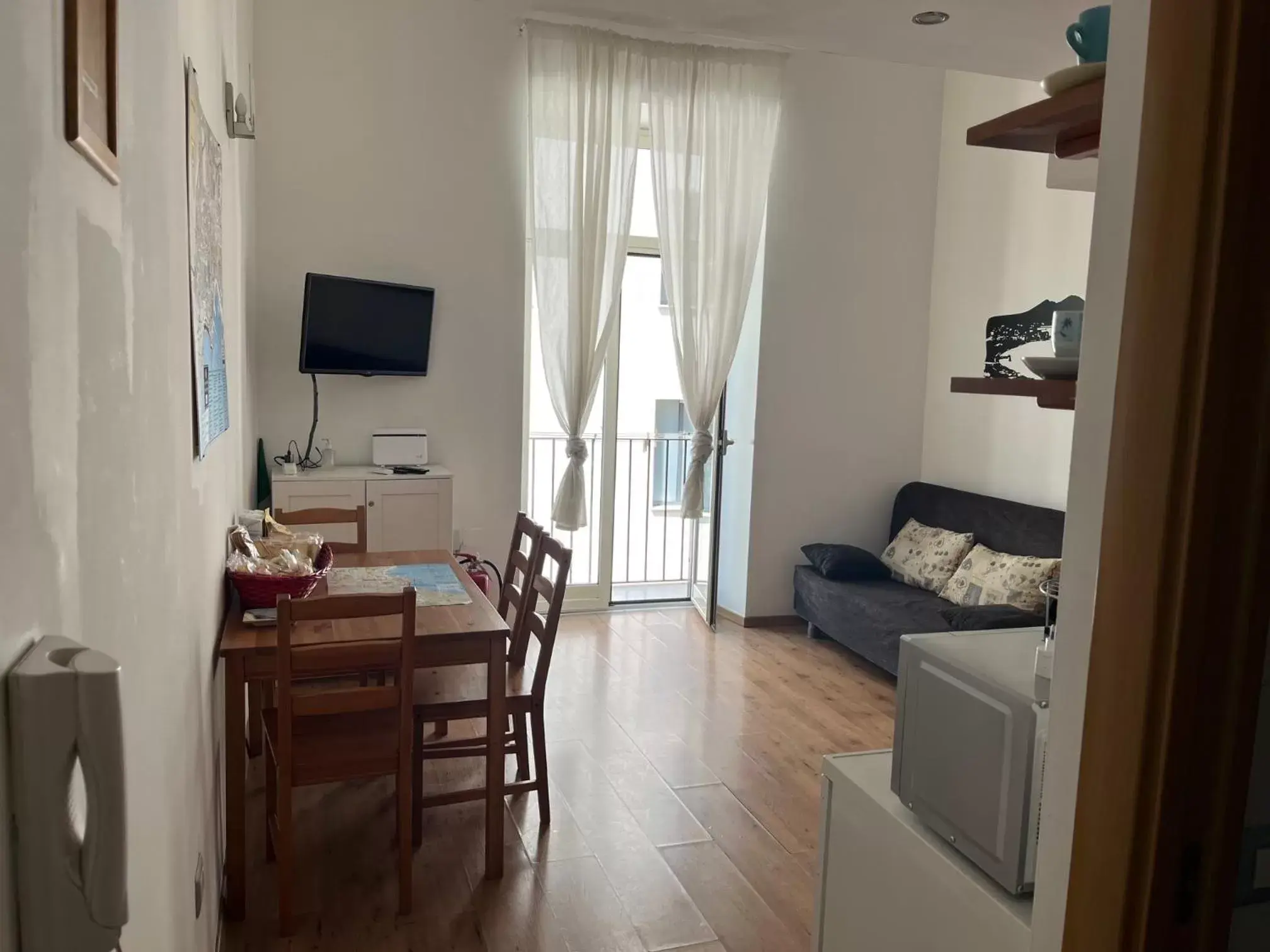 Studio - Split Level in Ale & Tizy House Studio - Split Level in Ale & Tizy House