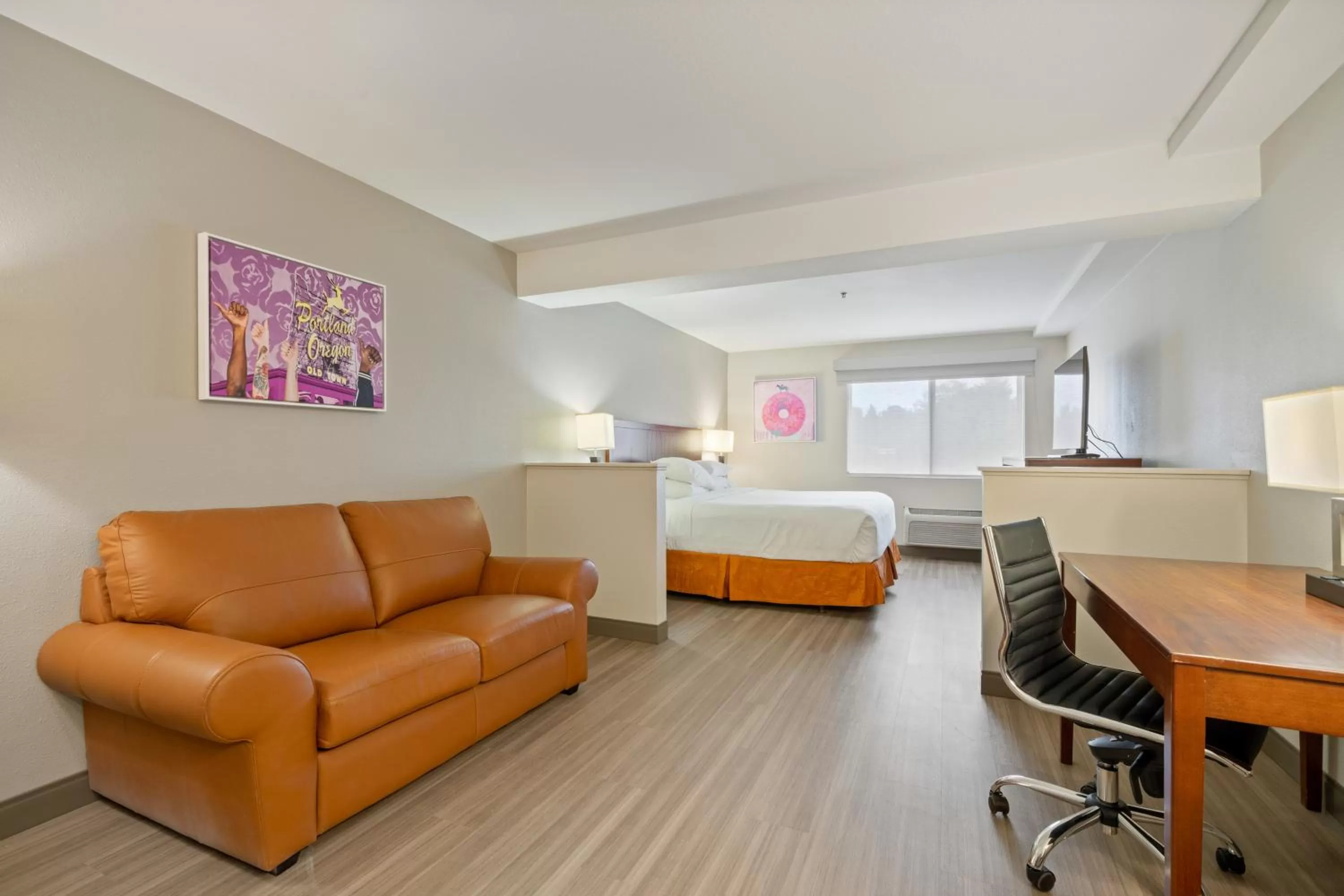 King Suite with Sofa Bed - Non-Smoking in Best Western Lake Oswego Hotel & Suites