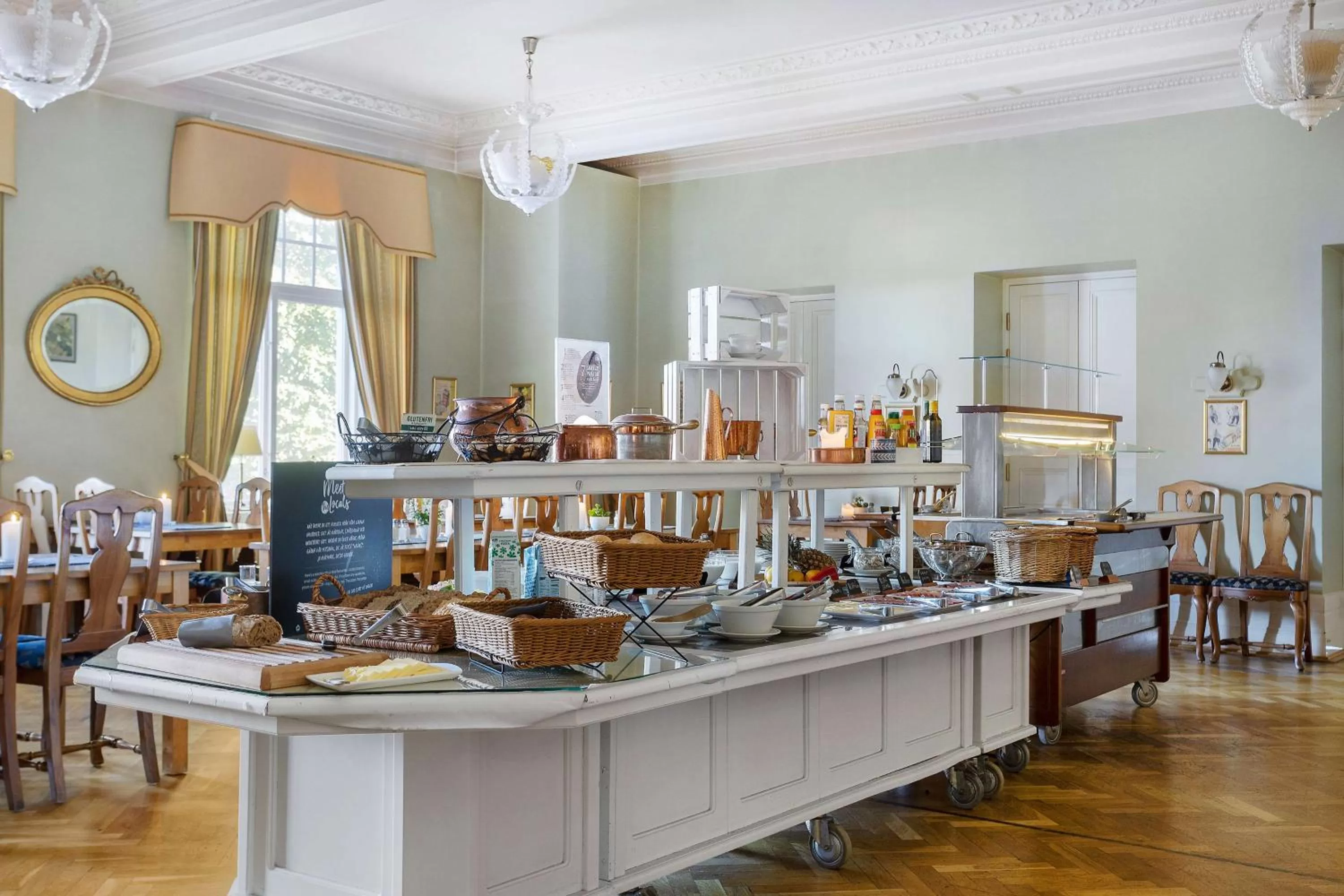 Breakfast in Amals Stadshotell, BW Signature Collection